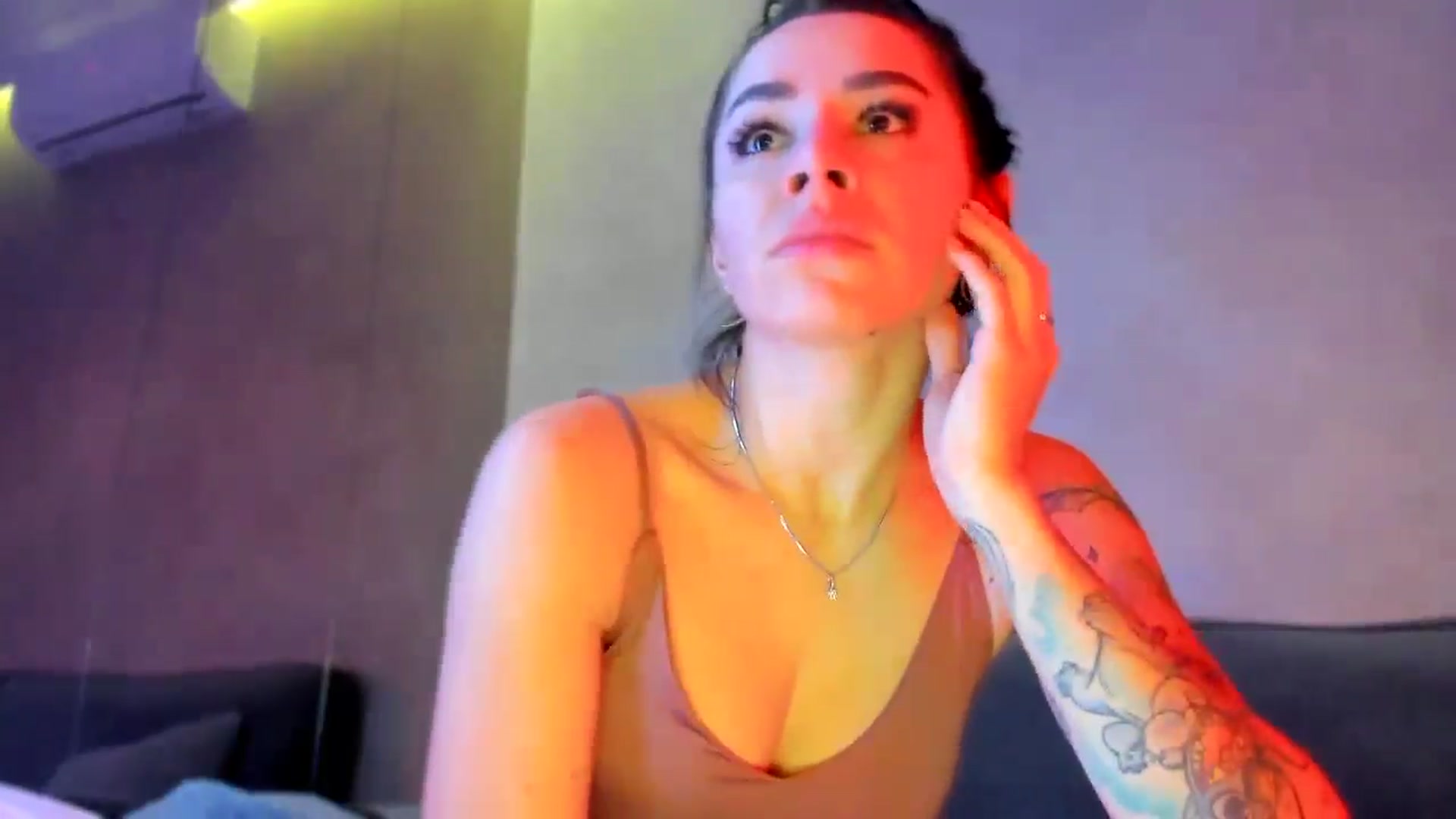 Gallery image thumbnail from swtAlterEgo's myfreecams stream on, 11/26/2024, 06:50 image 3 of 20