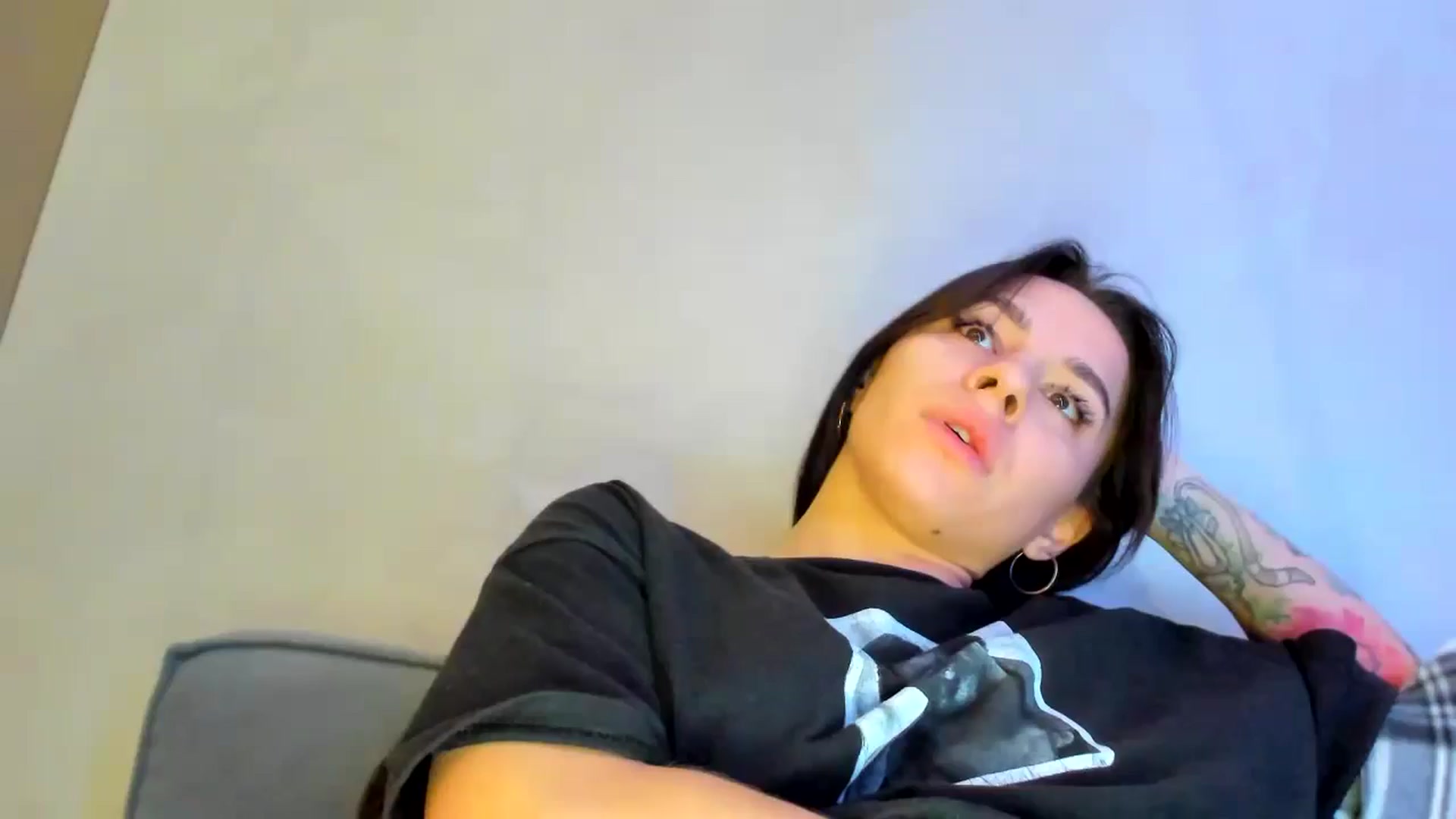 Gallery image thumbnail from swtAlterEgo's myfreecams stream on, 12/03/2024, 03:56 image 1 of 20