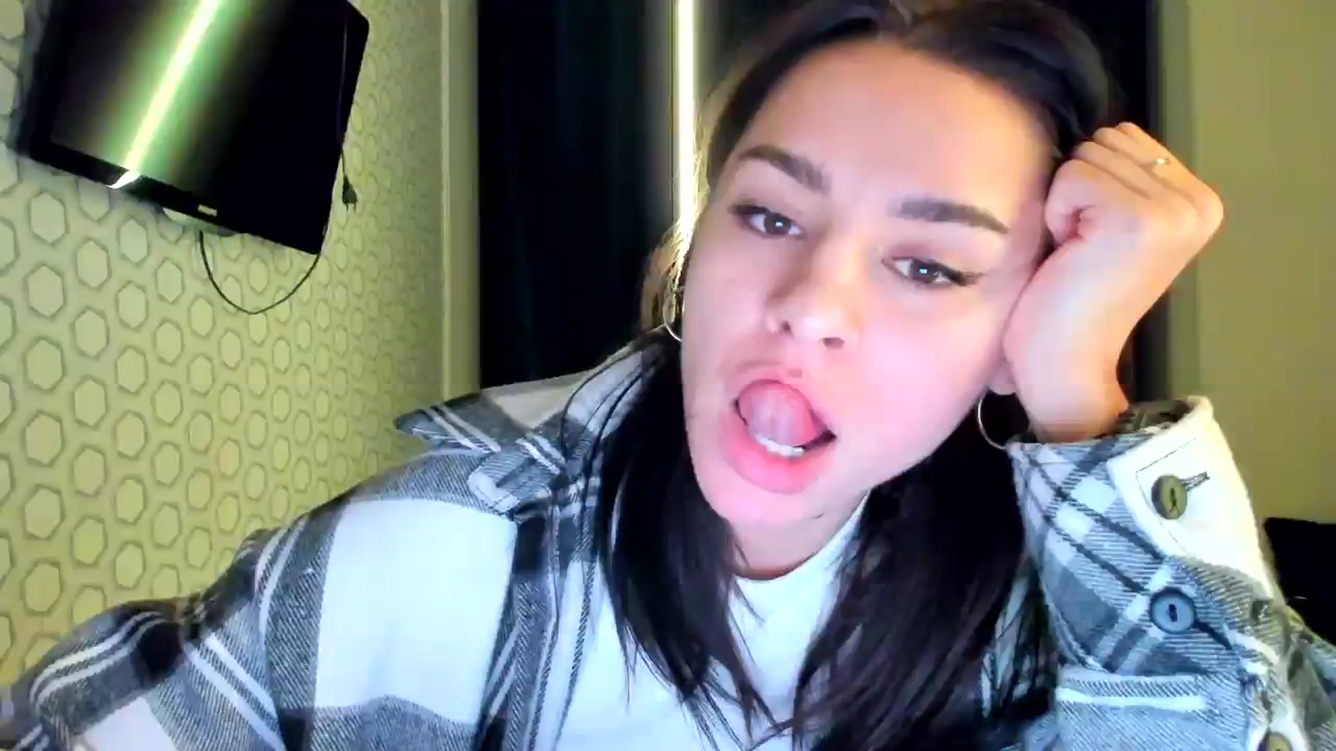 Gallery image thumbnail from swtAlterEgo's myfreecams stream on, 12/21/2024, 01:46 image 12 of 20