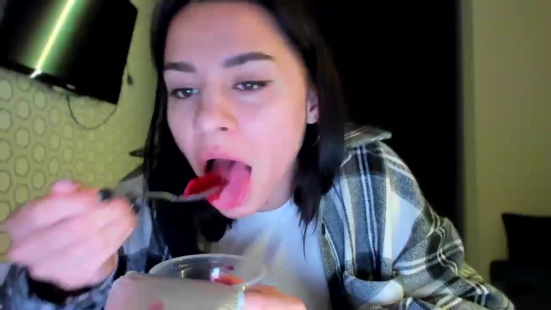 Gallery image thumbnail from swtAlterEgo's myfreecams stream on, 12/21/2024, 03:07 image 13 of 20