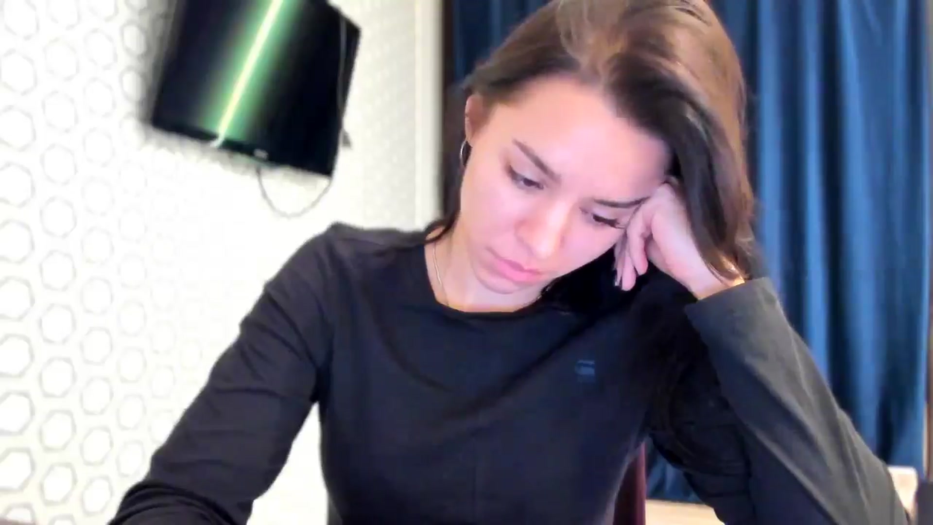 Gallery image thumbnail from swtAlterEgo's myfreecams stream on, 12/21/2024, 20:10 image 7 of 20