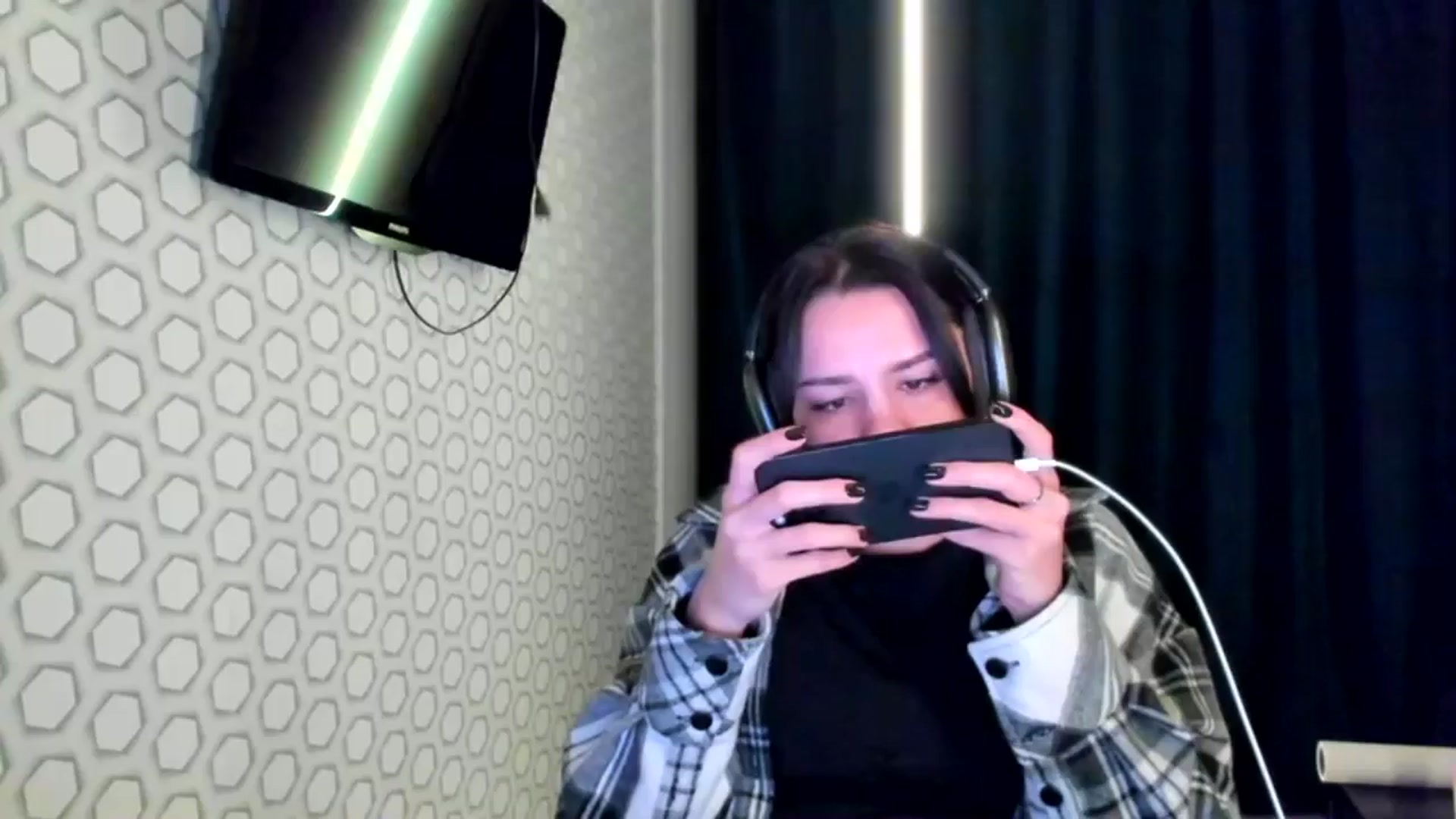 Gallery image thumbnail from swtAlterEgo's myfreecams stream on, 12/22/2024, 02:43 image 4 of 20