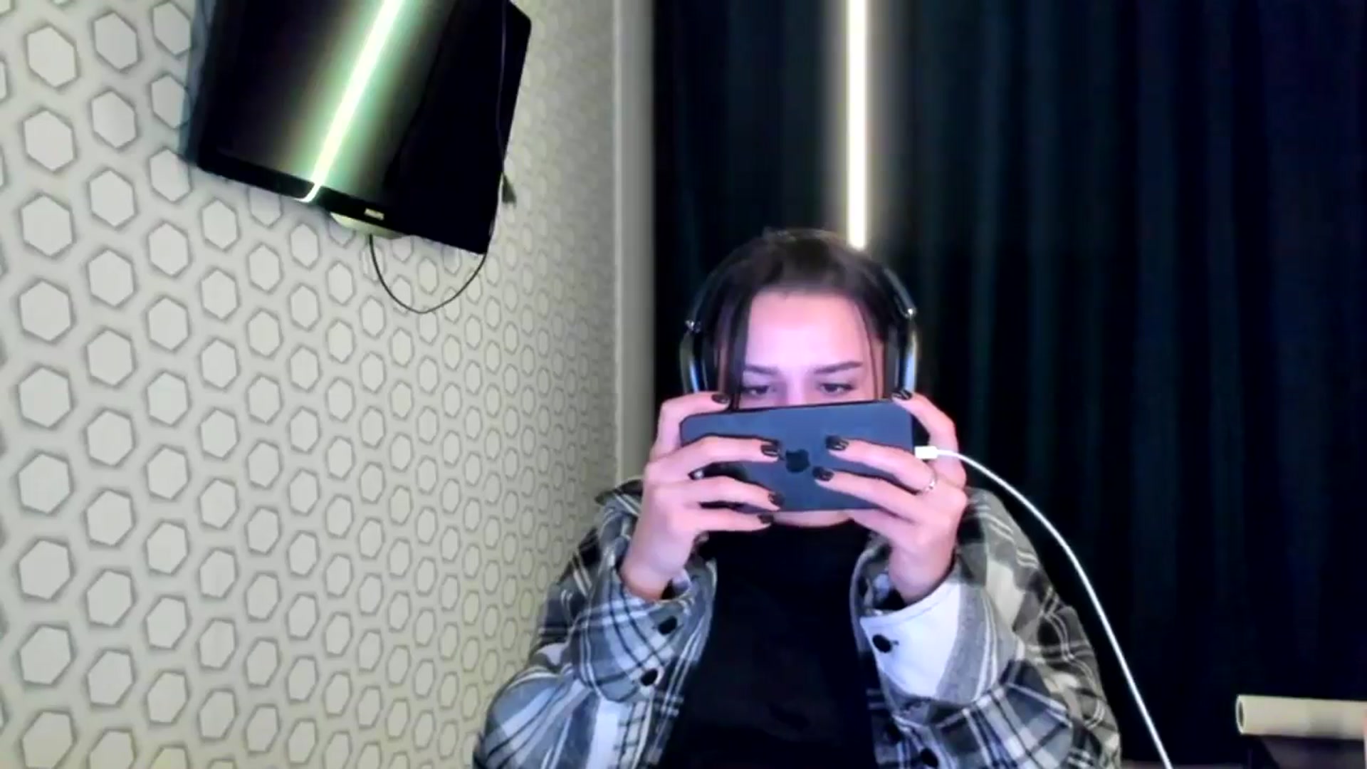 Gallery image thumbnail from swtAlterEgo's myfreecams stream on, 12/22/2024, 02:43 image 6 of 20