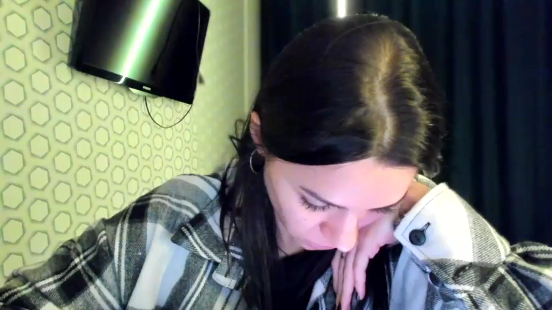Gallery image thumbnail from swtAlterEgo's myfreecams stream on, 12/22/2024, 02:43 image 15 of 20