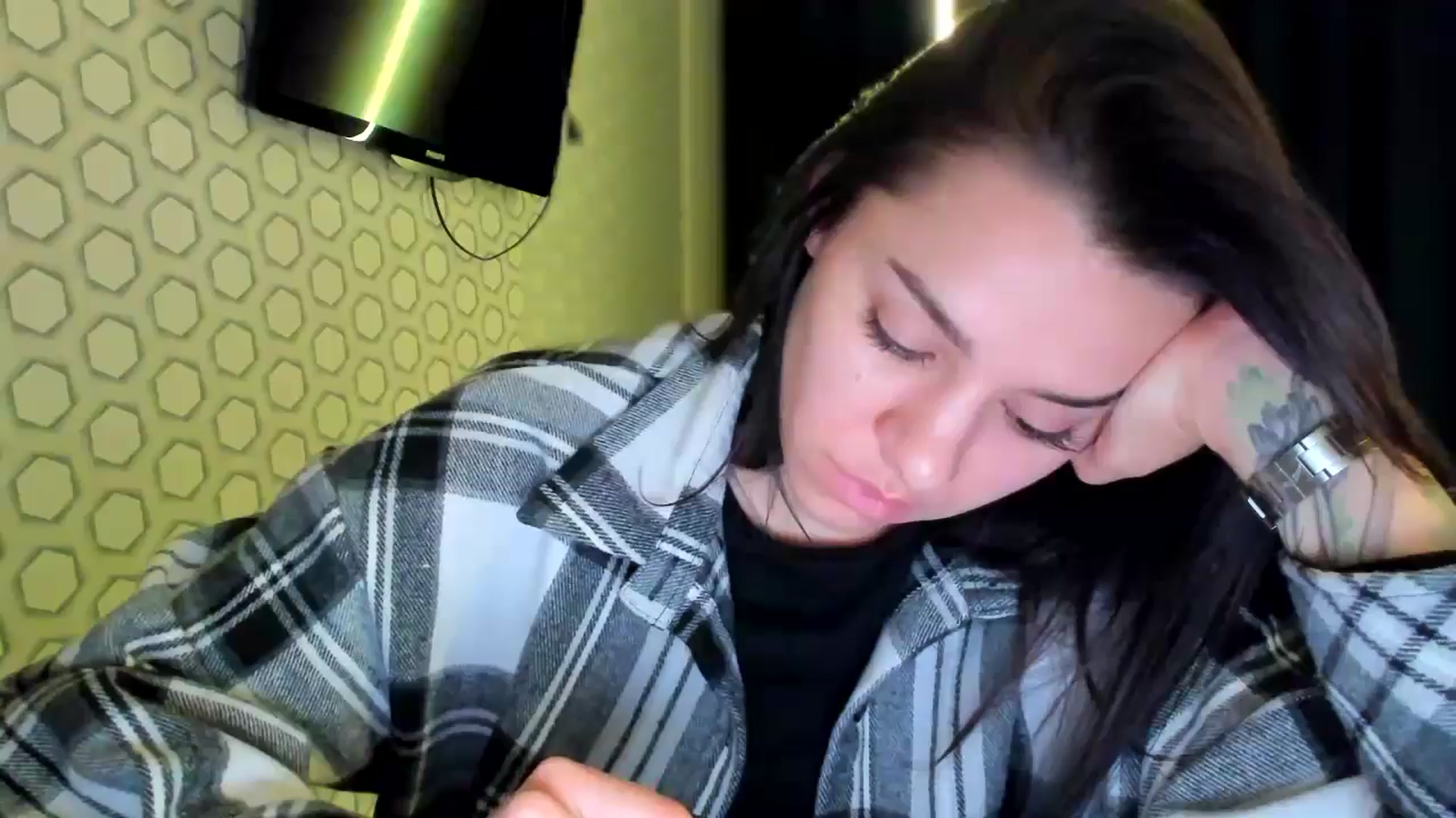 Gallery image thumbnail from swtAlterEgo's myfreecams stream on, 12/22/2024, 02:43 image 20 of 20