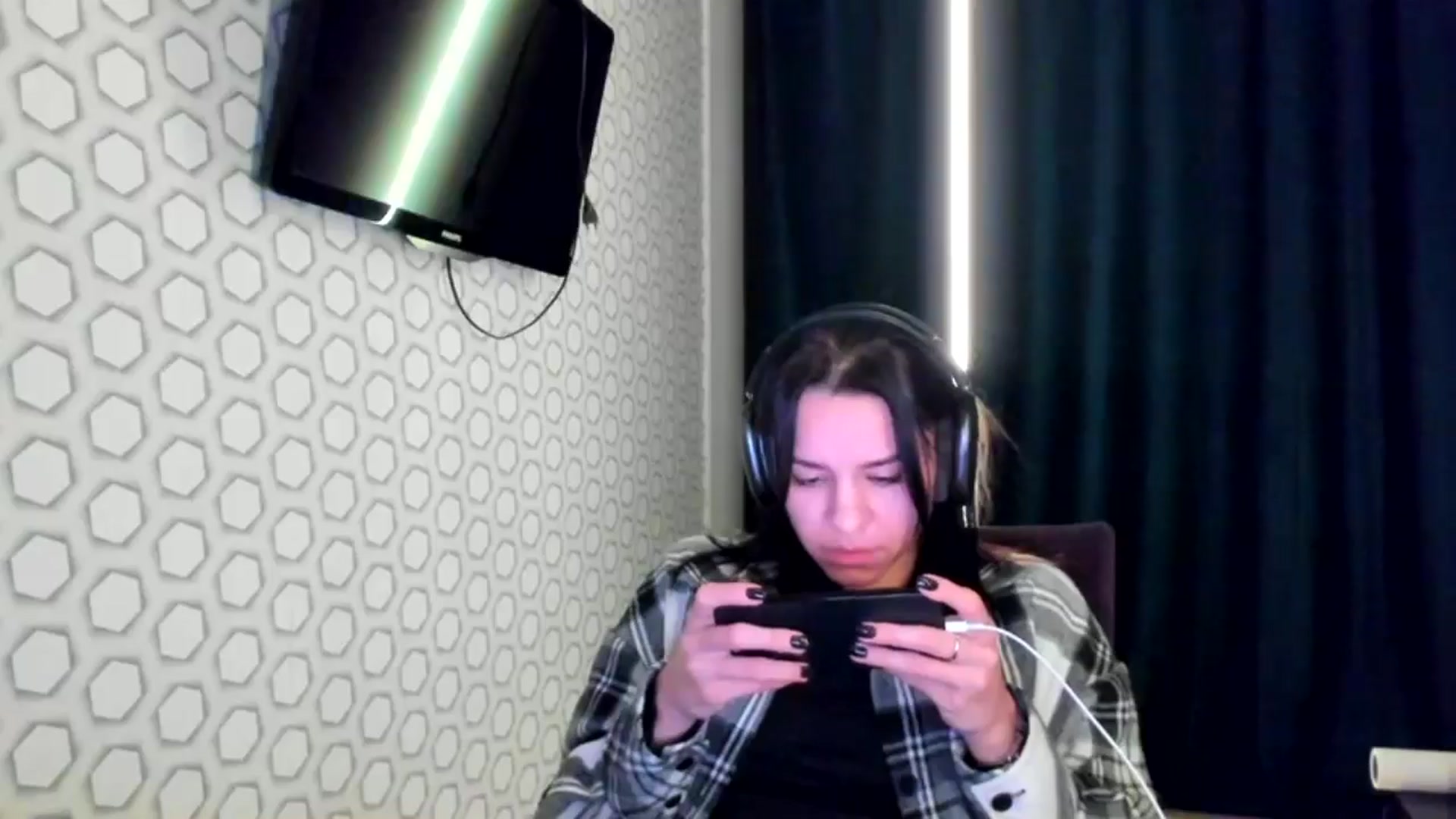 Gallery image thumbnail from swtAlterEgo's myfreecams stream on, 12/22/2024, 02:43 image 13 of 20