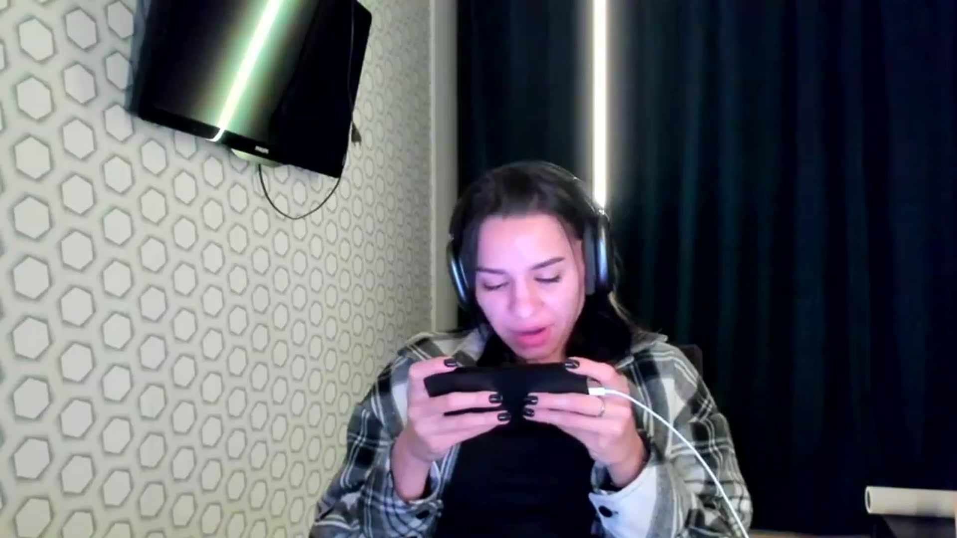 Gallery image thumbnail from swtAlterEgo's myfreecams stream on, 12/22/2024, 02:43 image 7 of 20