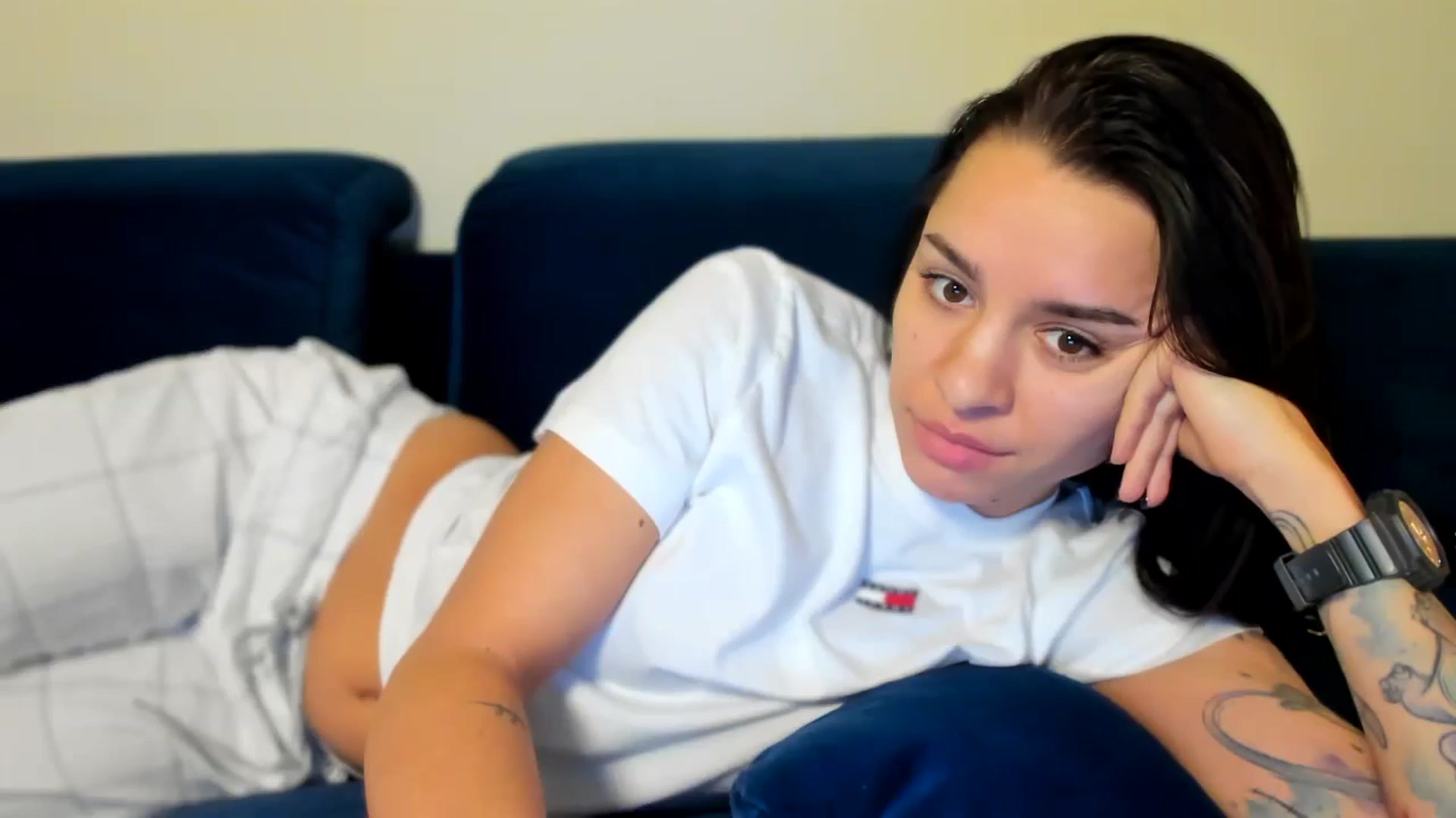 Gallery image thumbnail from swtAlterEgo's myfreecams stream on, 12/26/2024, 20:15 image 19 of 20