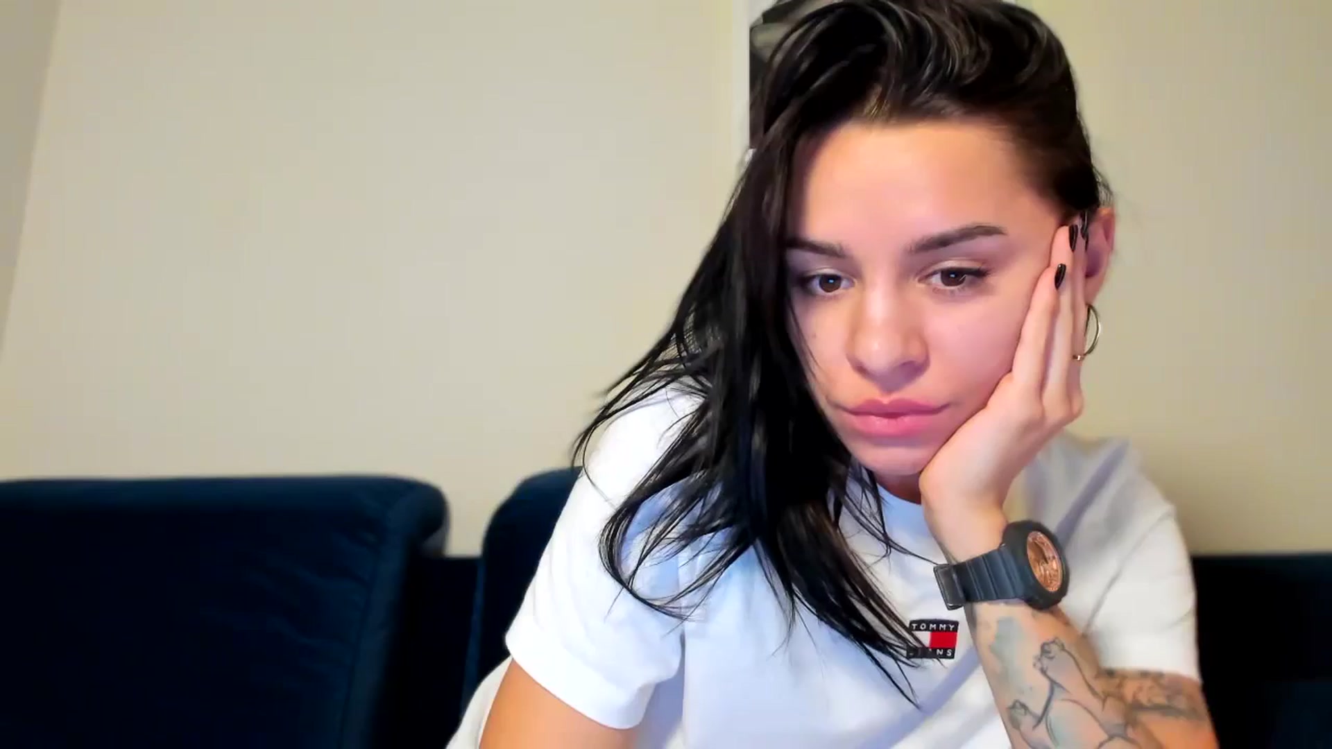 Gallery image thumbnail from swtAlterEgo's myfreecams stream on, 12/26/2024, 20:15 image 1 of 20