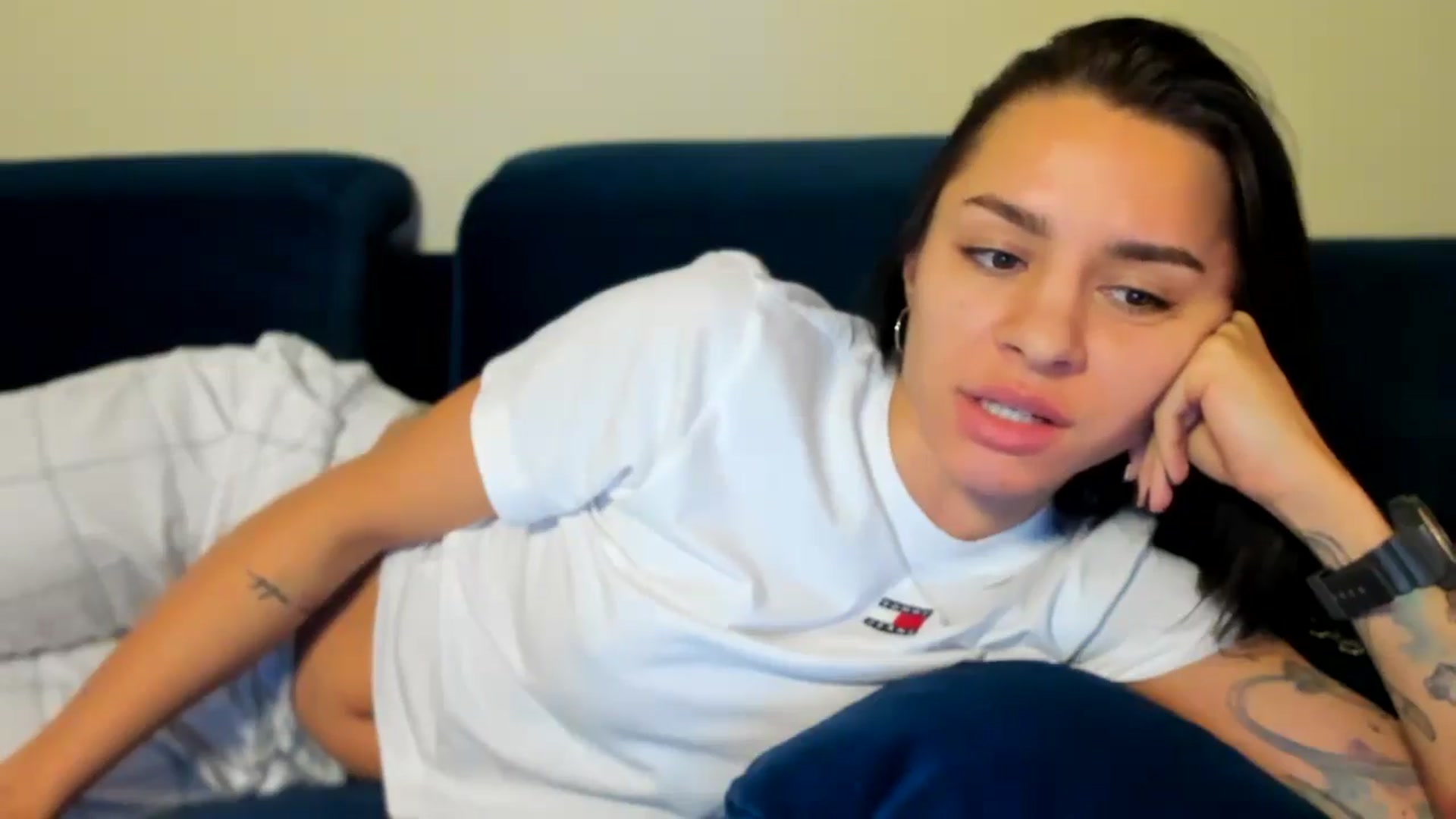 Gallery image thumbnail from swtAlterEgo's myfreecams stream on, 12/26/2024, 20:15 image 16 of 20