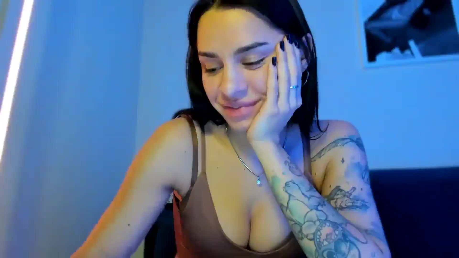 Gallery image thumbnail from swtAlterEgo's myfreecams stream on, 01/05/2025, 01:12 image 12 of 20