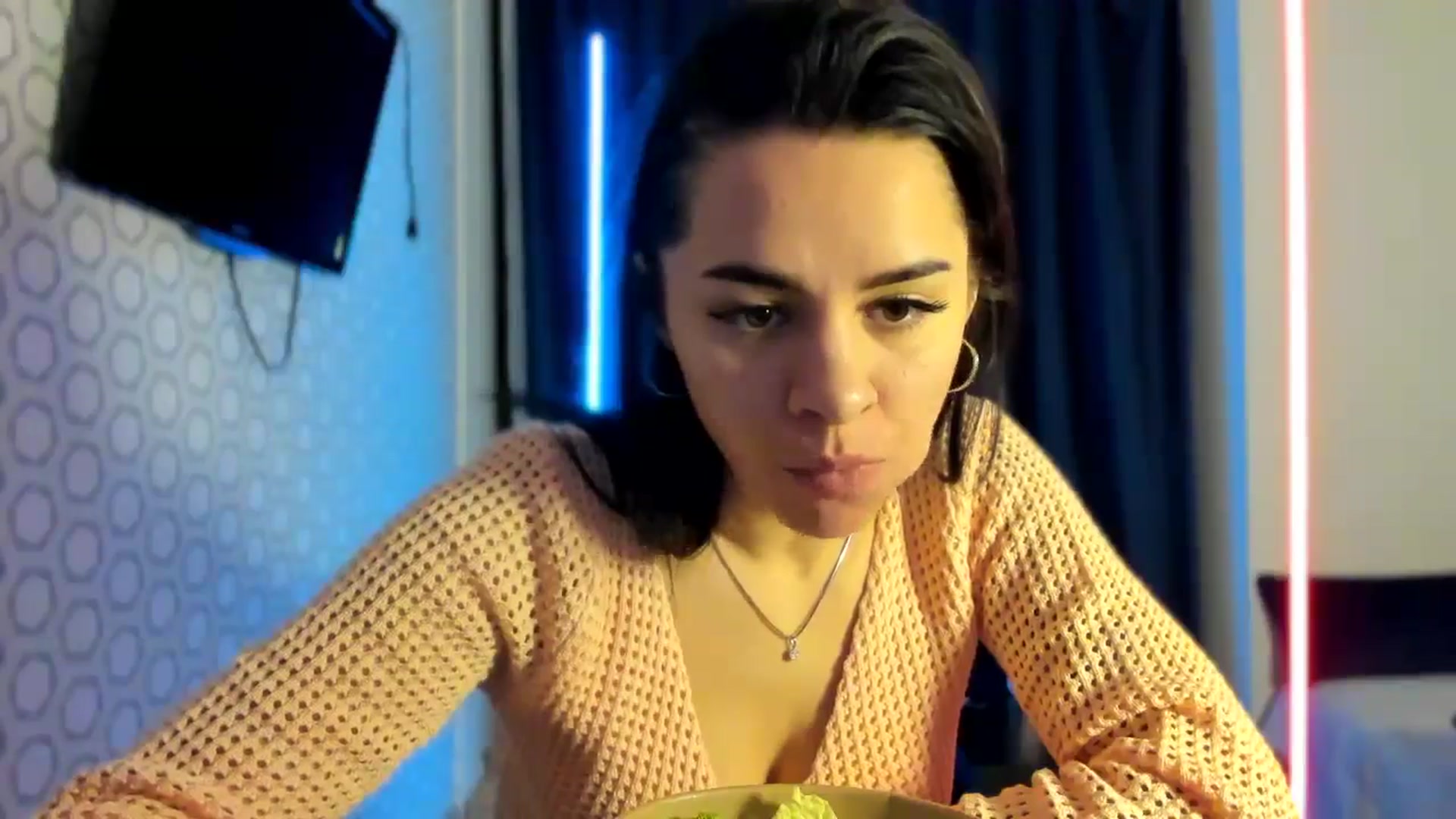 Gallery image thumbnail from swtAlterEgo's myfreecams stream on, 01/27/2025, 23:59 image 9 of 20