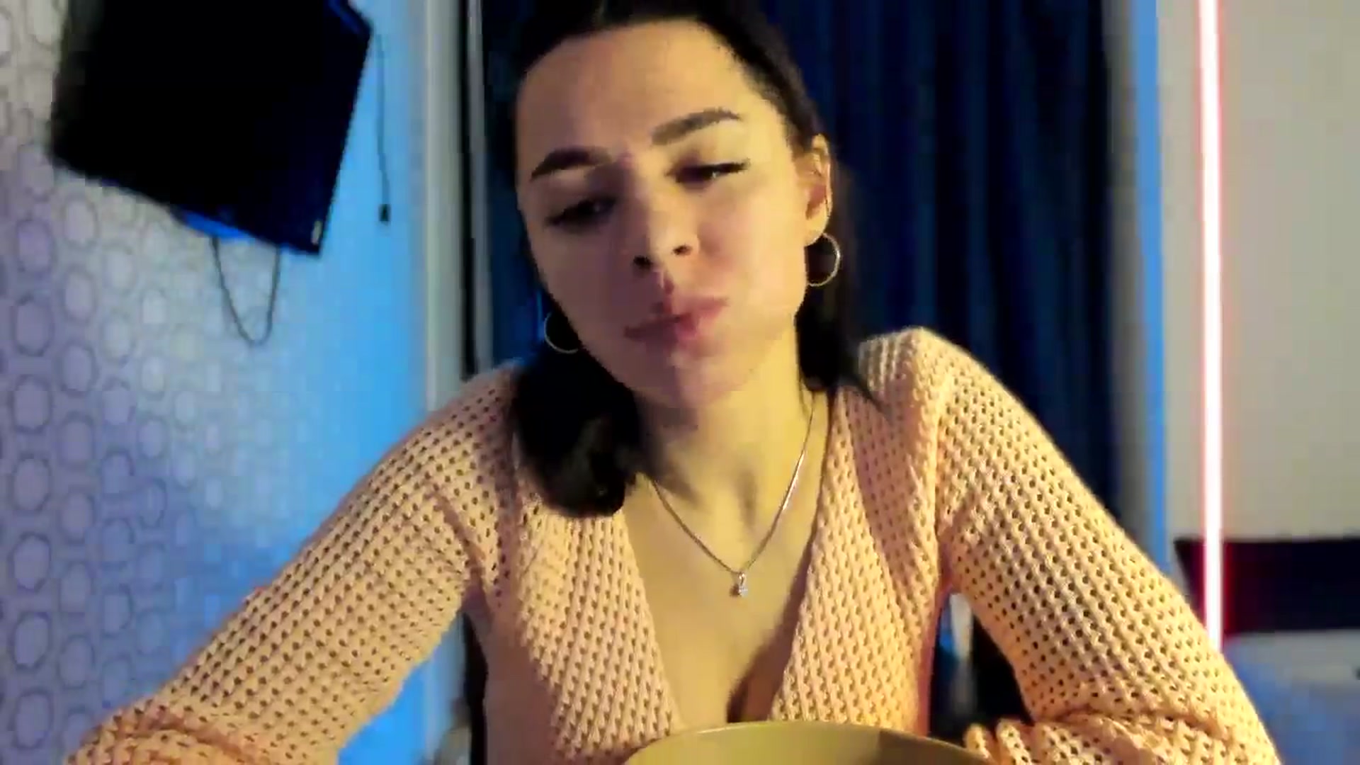 Gallery image thumbnail from swtAlterEgo's myfreecams stream on, 01/27/2025, 23:59 image 15 of 20