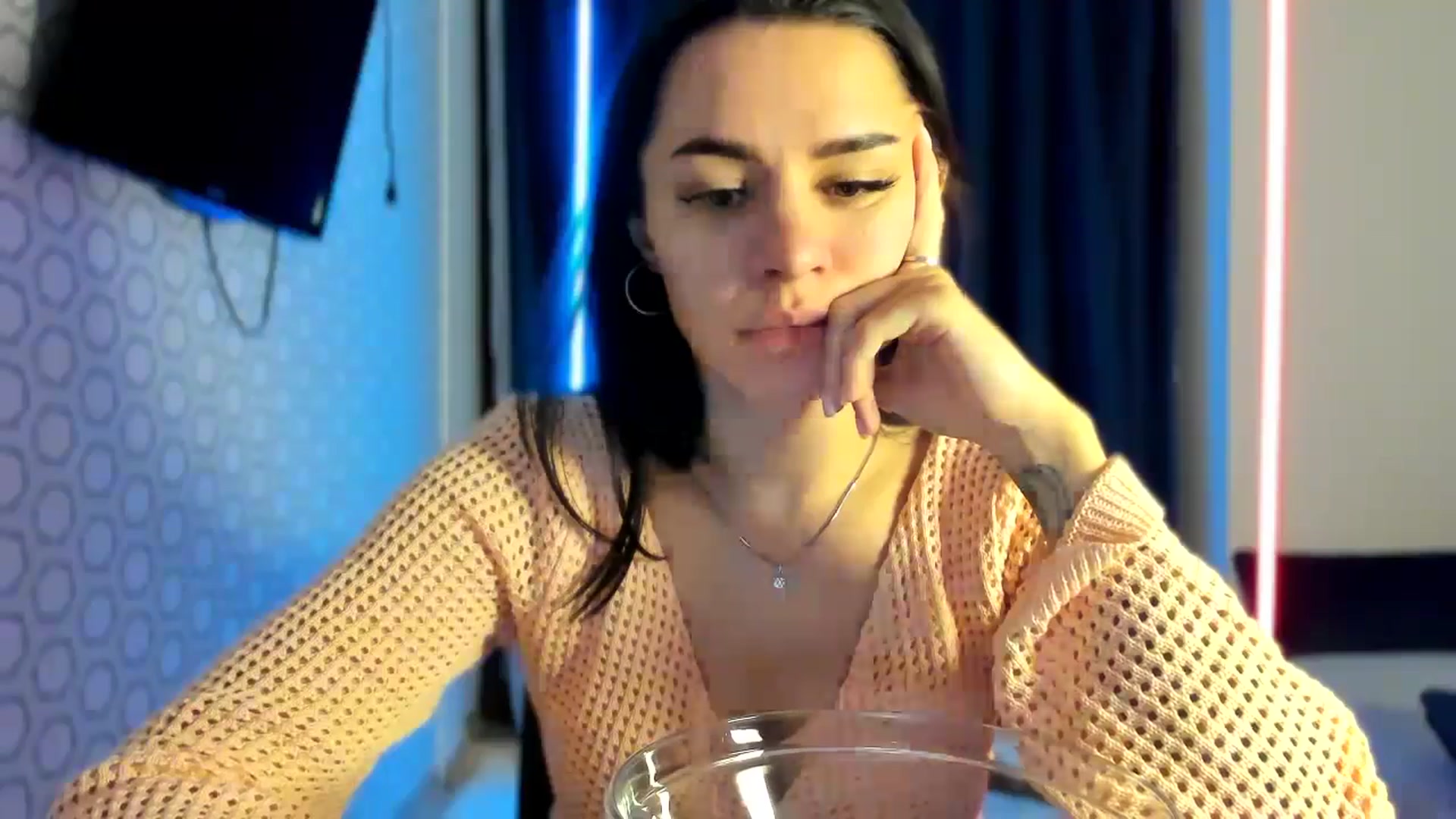 Gallery image thumbnail from swtAlterEgo's myfreecams stream on, 01/28/2025, 01:35 image 19 of 20
