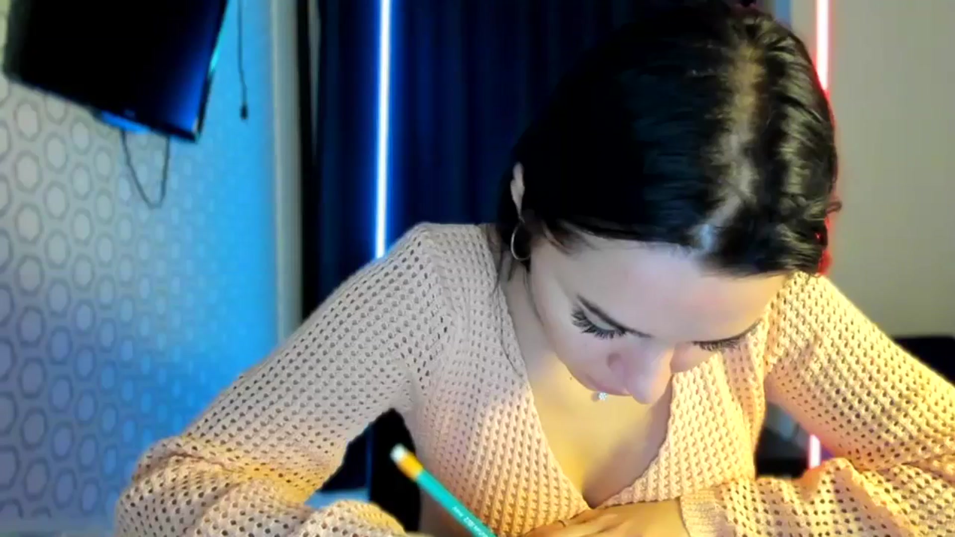 Gallery image thumbnail from swtAlterEgo's myfreecams stream on, 01/28/2025, 04:04 image 10 of 20