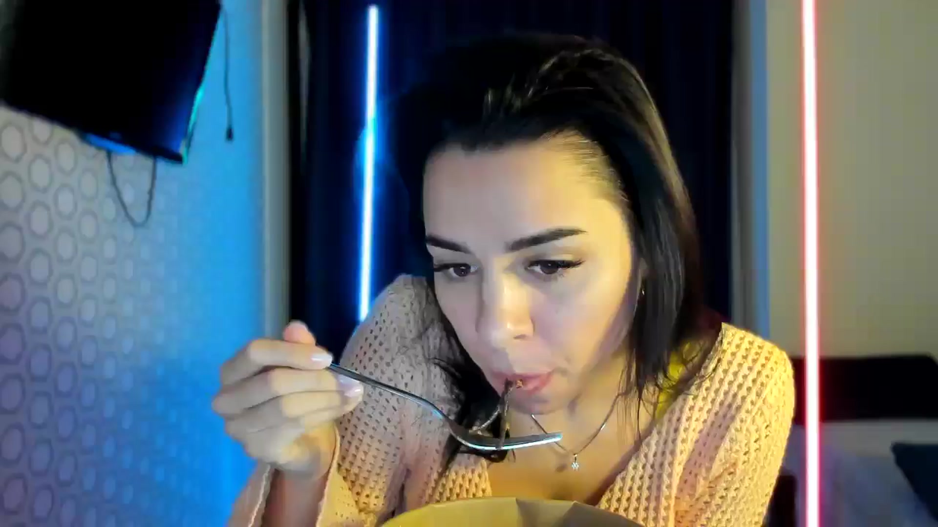 Gallery image thumbnail from swtAlterEgo's myfreecams stream on, 01/28/2025, 05:46 image 1 of 20