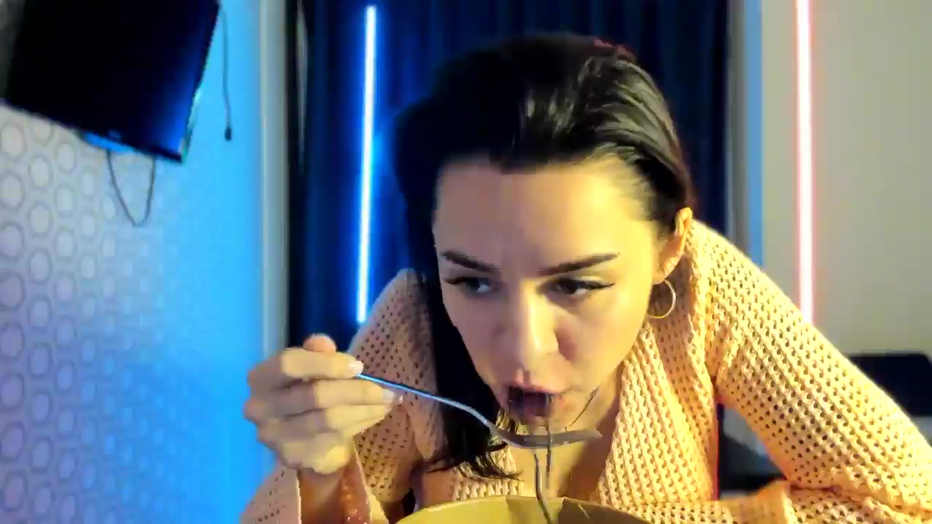 Gallery image thumbnail from swtAlterEgo's myfreecams stream on, 01/28/2025, 05:46 image 2 of 20
