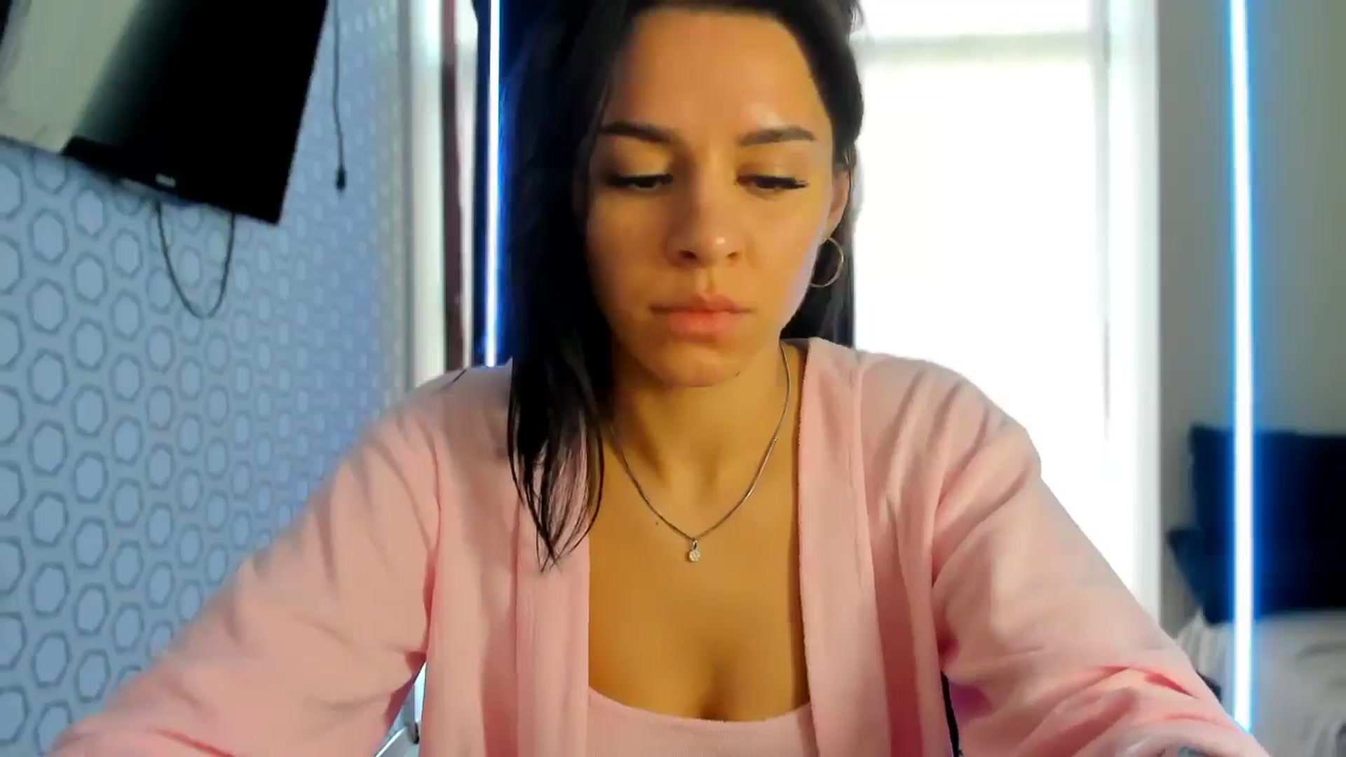 Gallery image thumbnail from swtAlterEgo's myfreecams stream on, 02/07/2025, 08:42 image 16 of 20