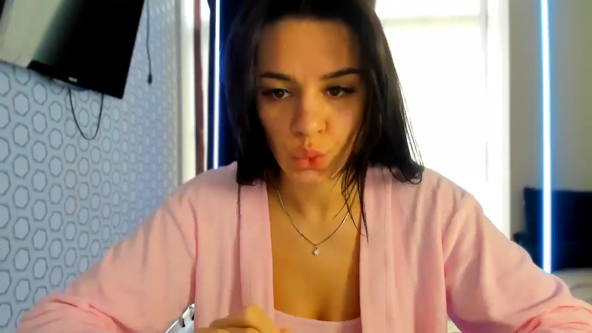 Gallery image thumbnail from swtAlterEgo's myfreecams stream on, 02/07/2025, 08:42 image 12 of 20