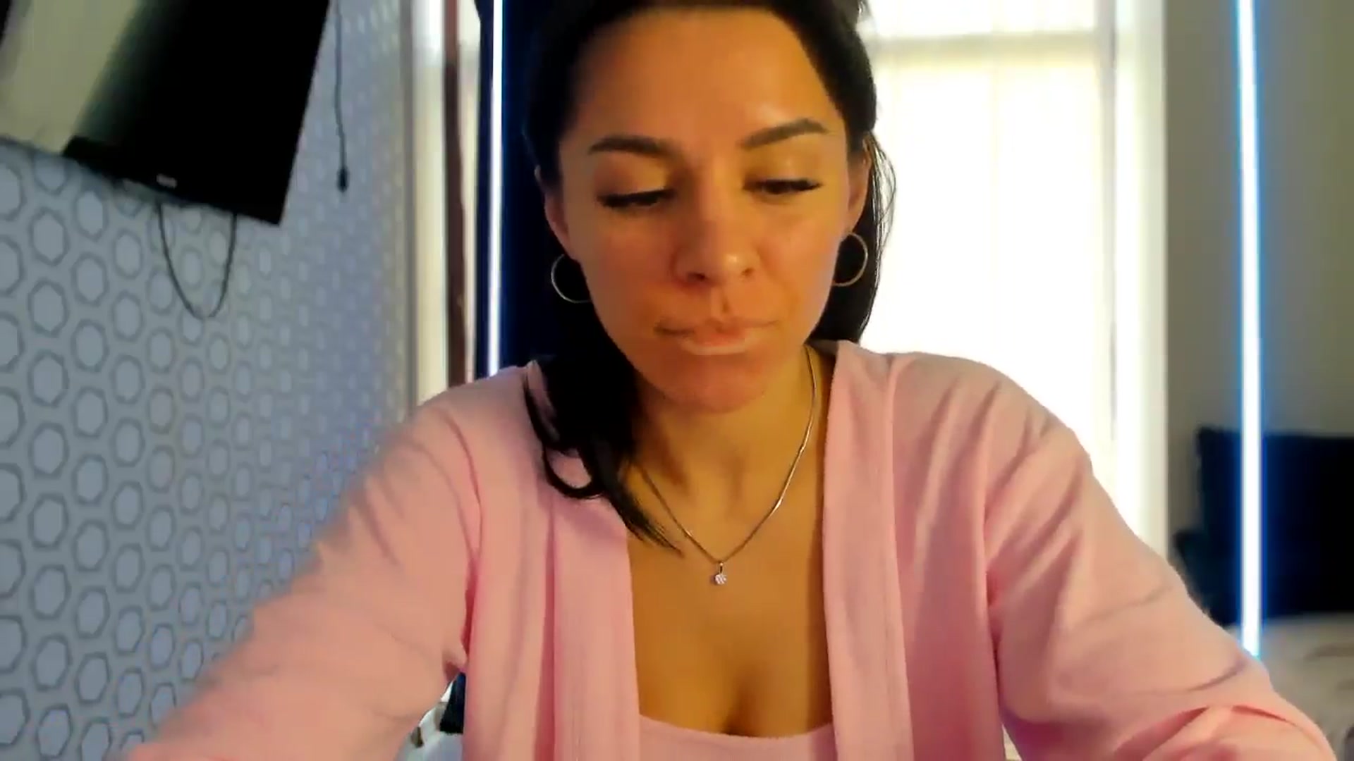 Gallery image thumbnail from swtAlterEgo's myfreecams stream on, 02/07/2025, 08:42 image 18 of 20