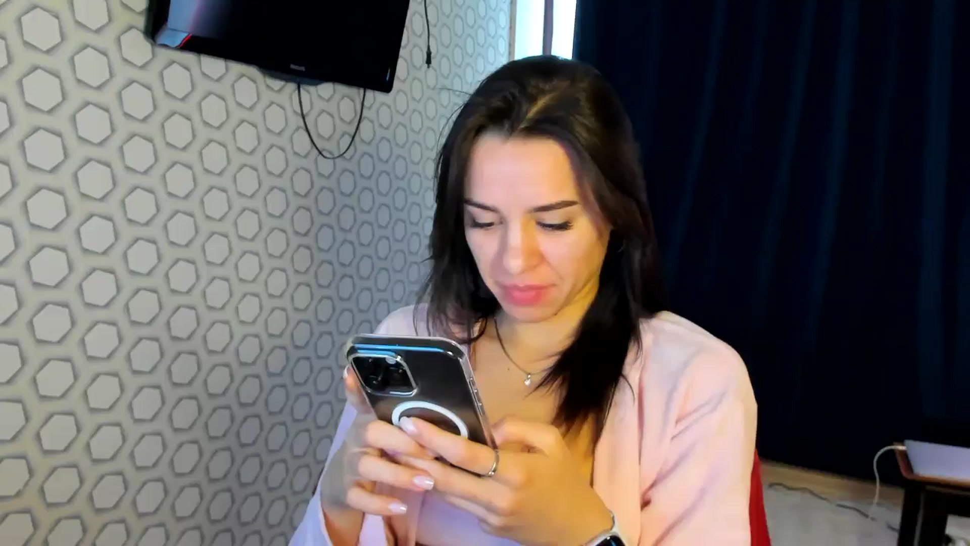 Gallery image thumbnail from swtAlterEgo's myfreecams stream on, 03/12/2025, 06:25 image 12 of 20