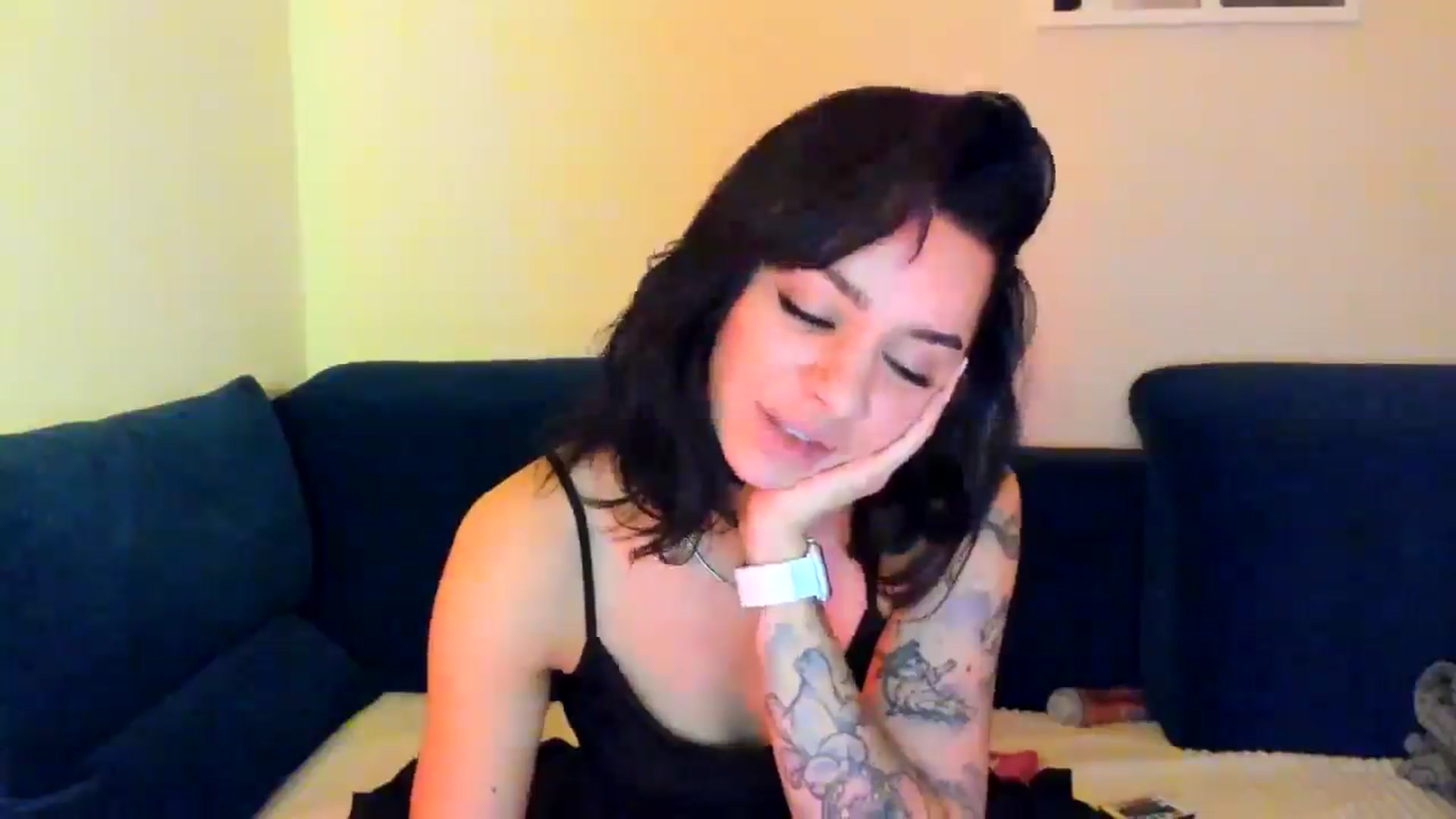 Gallery image thumbnail from swtAlterEgo's myfreecams stream on, 03/21/2025, 21:20 image 6 of 20