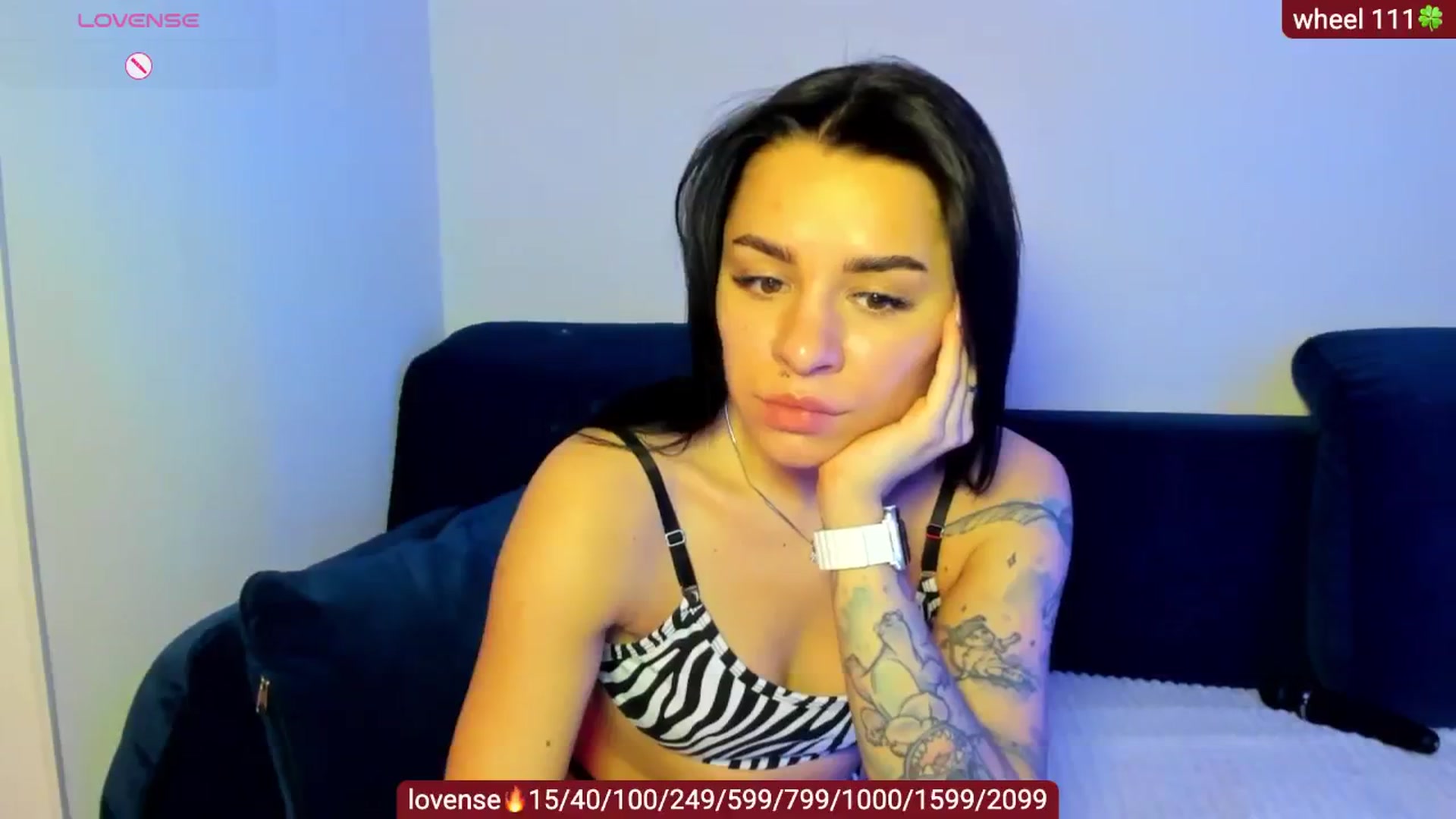 Gallery image thumbnail from swtAlterEgo's myfreecams stream on, 03/26/2025, 04:19 image 15 of 20