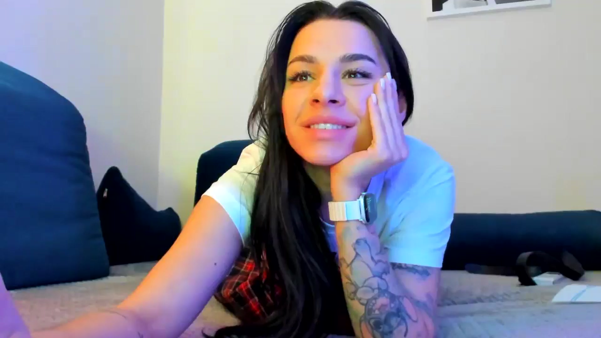 Gallery image thumbnail from swtAlterEgo's myfreecams stream on, 04/11/2025, 06:06 image 17 of 20