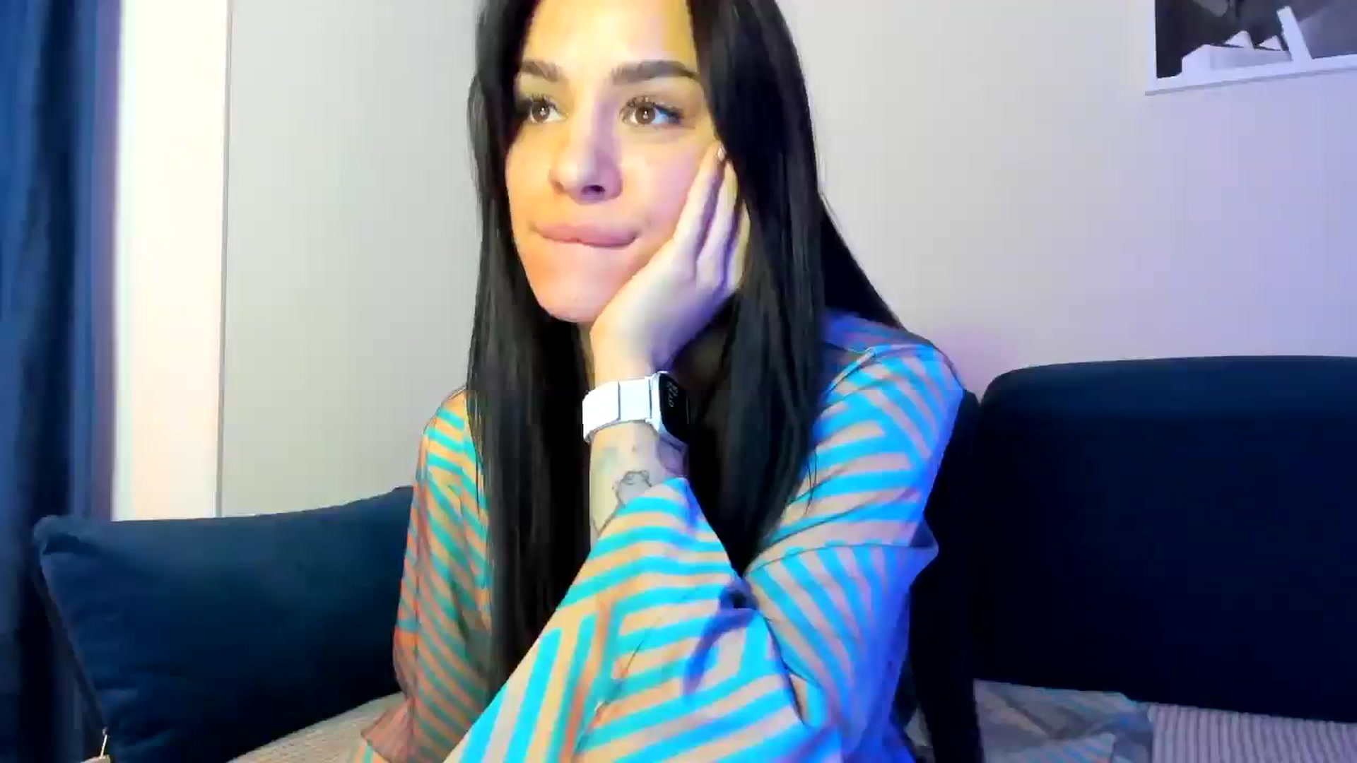 Gallery image thumbnail from swtAlterEgo's myfreecams stream on, 04/13/2025, 24:06 image 6 of 20