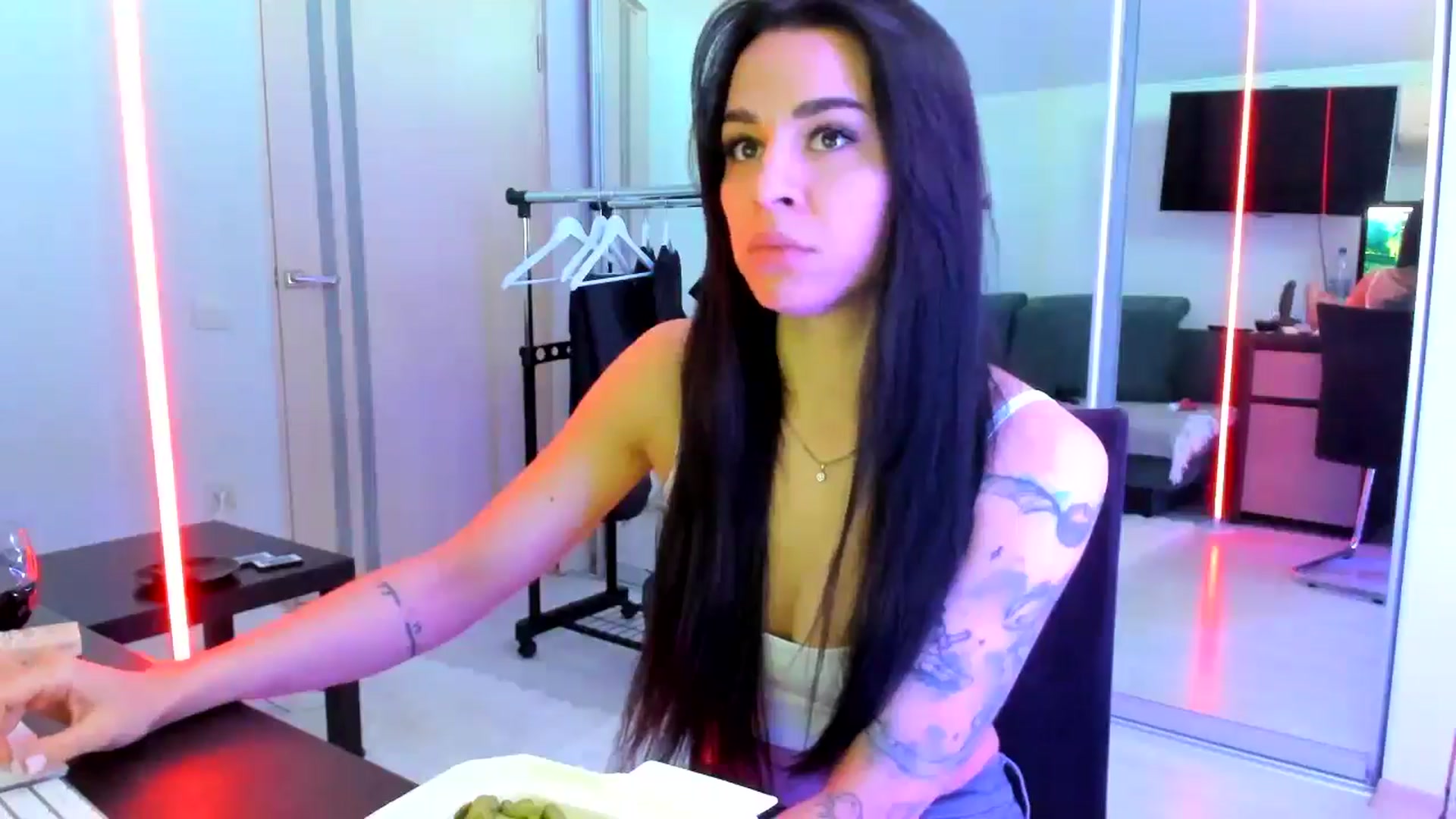 Gallery image thumbnail from swtAlterEgo's myfreecams stream on, 04/19/2025, 05:10 image 11 of 20