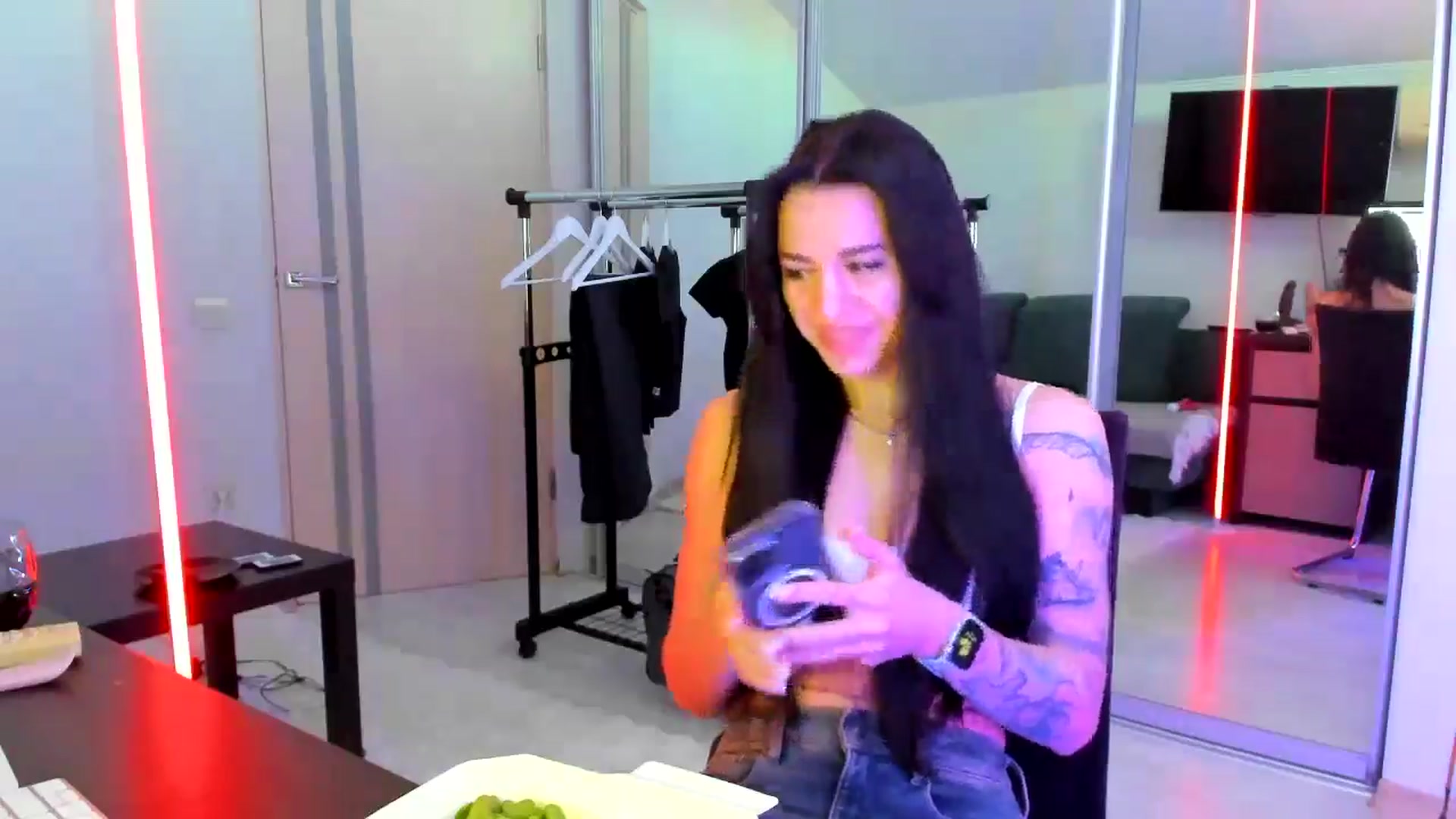Gallery image thumbnail from swtAlterEgo's myfreecams stream on, 04/19/2025, 05:10 image 14 of 20
