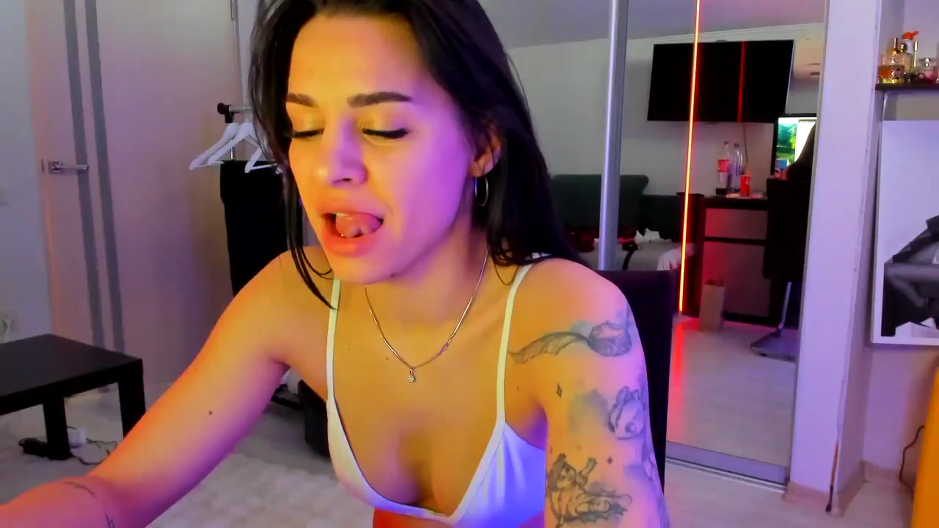 Gallery image thumbnail from swtAlterEgo's myfreecams stream on, 04/21/2025, 09:24 image 18 of 20