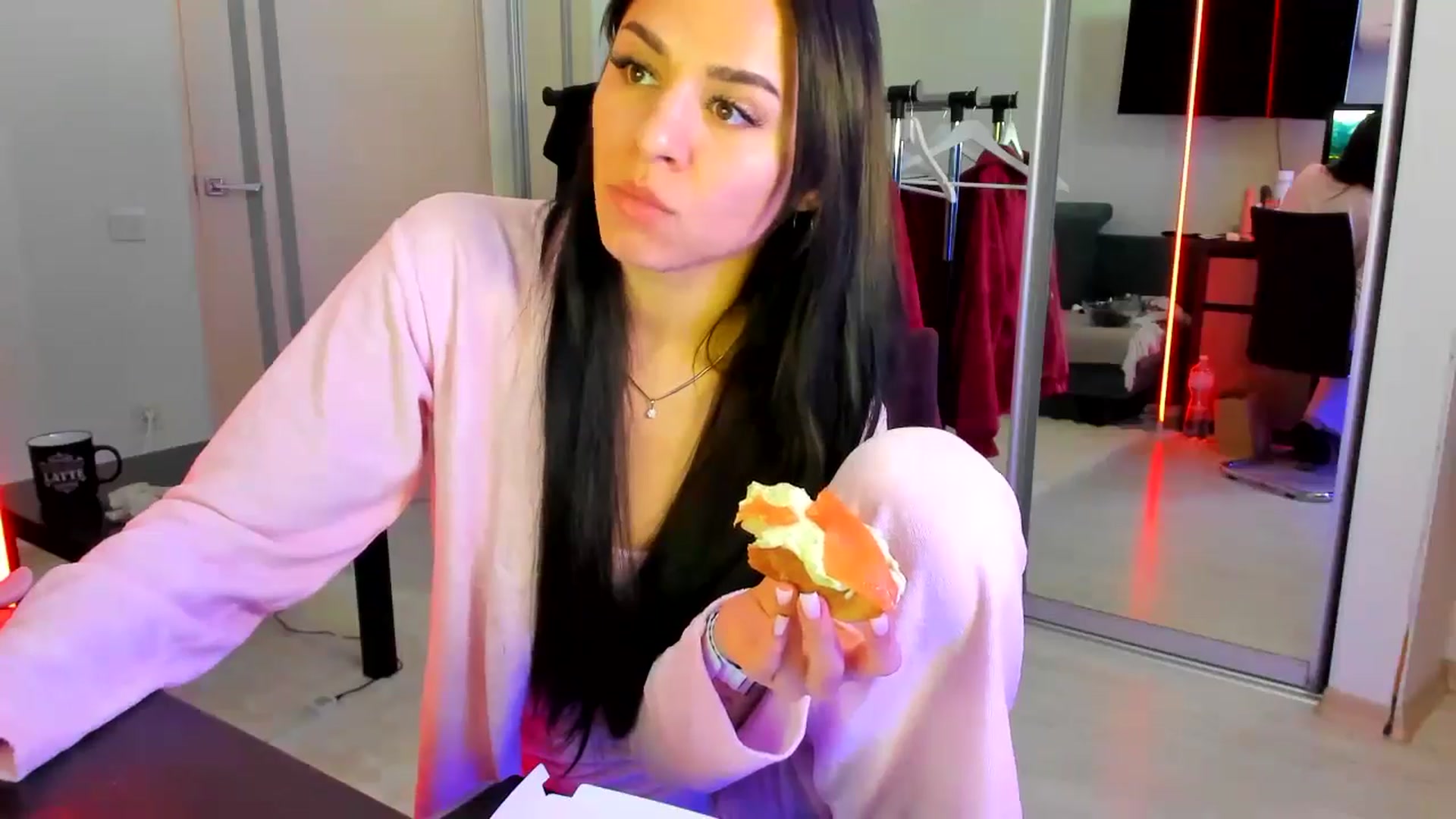 Gallery image thumbnail from swtAlterEgo's myfreecams stream on, 04/22/2025, 10:19 image 5 of 20