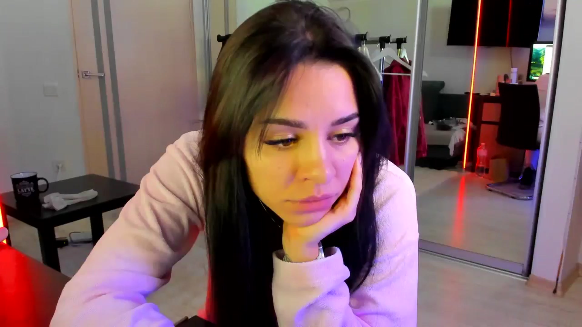 Gallery image thumbnail from swtAlterEgo's myfreecams stream on, 04/22/2025, 10:19 image 19 of 20