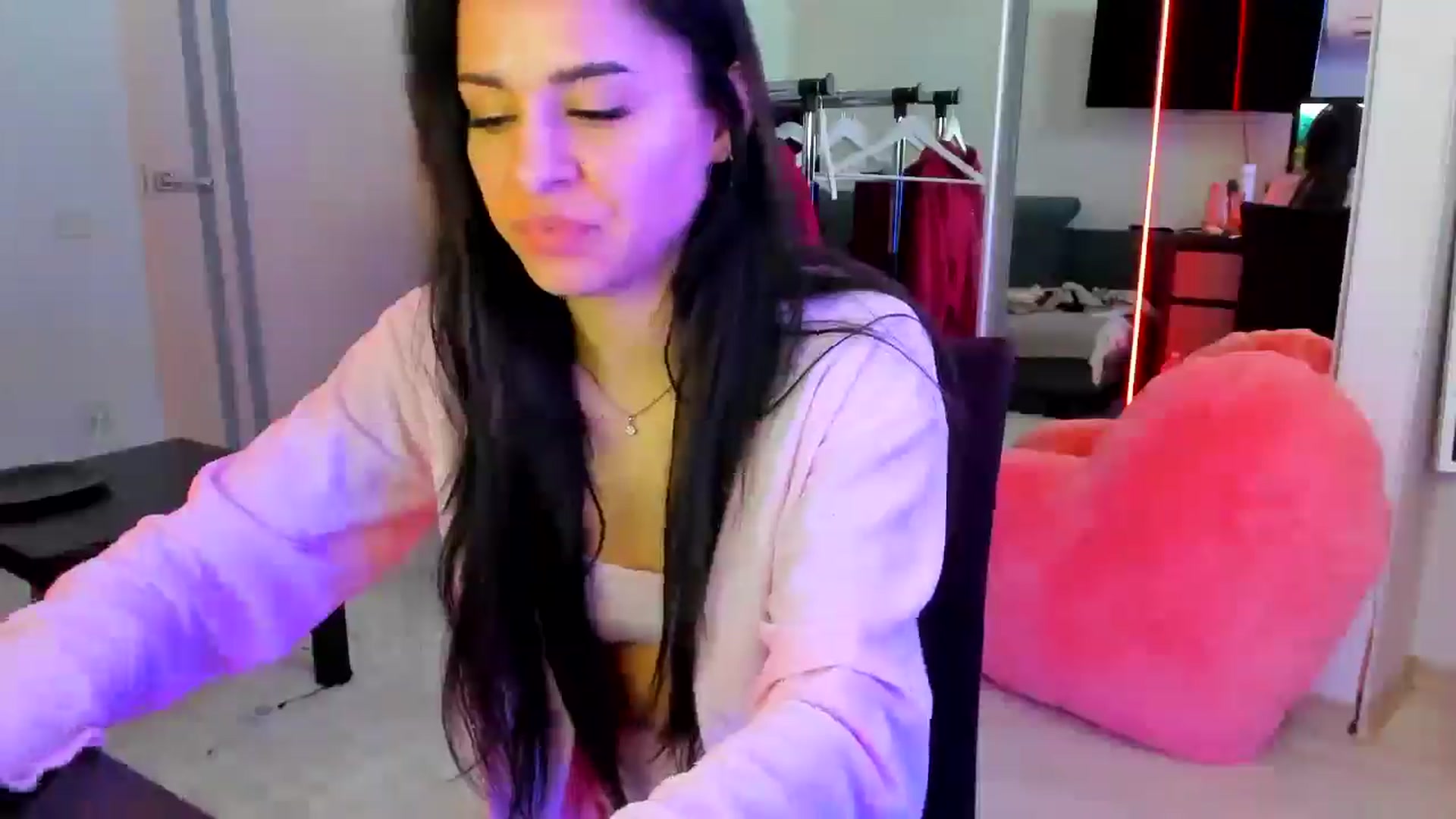 Gallery image thumbnail from swtAlterEgo's myfreecams stream on, 04/23/2025, 13:12 image 3 of 20