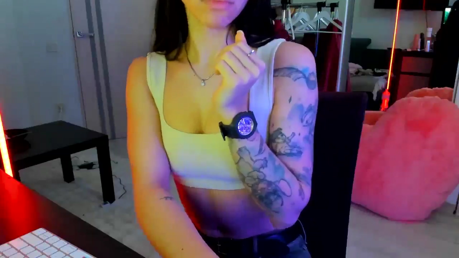 Gallery image thumbnail from swtAlterEgo's myfreecams stream on, 04/24/2025, 05:21 image 7 of 20