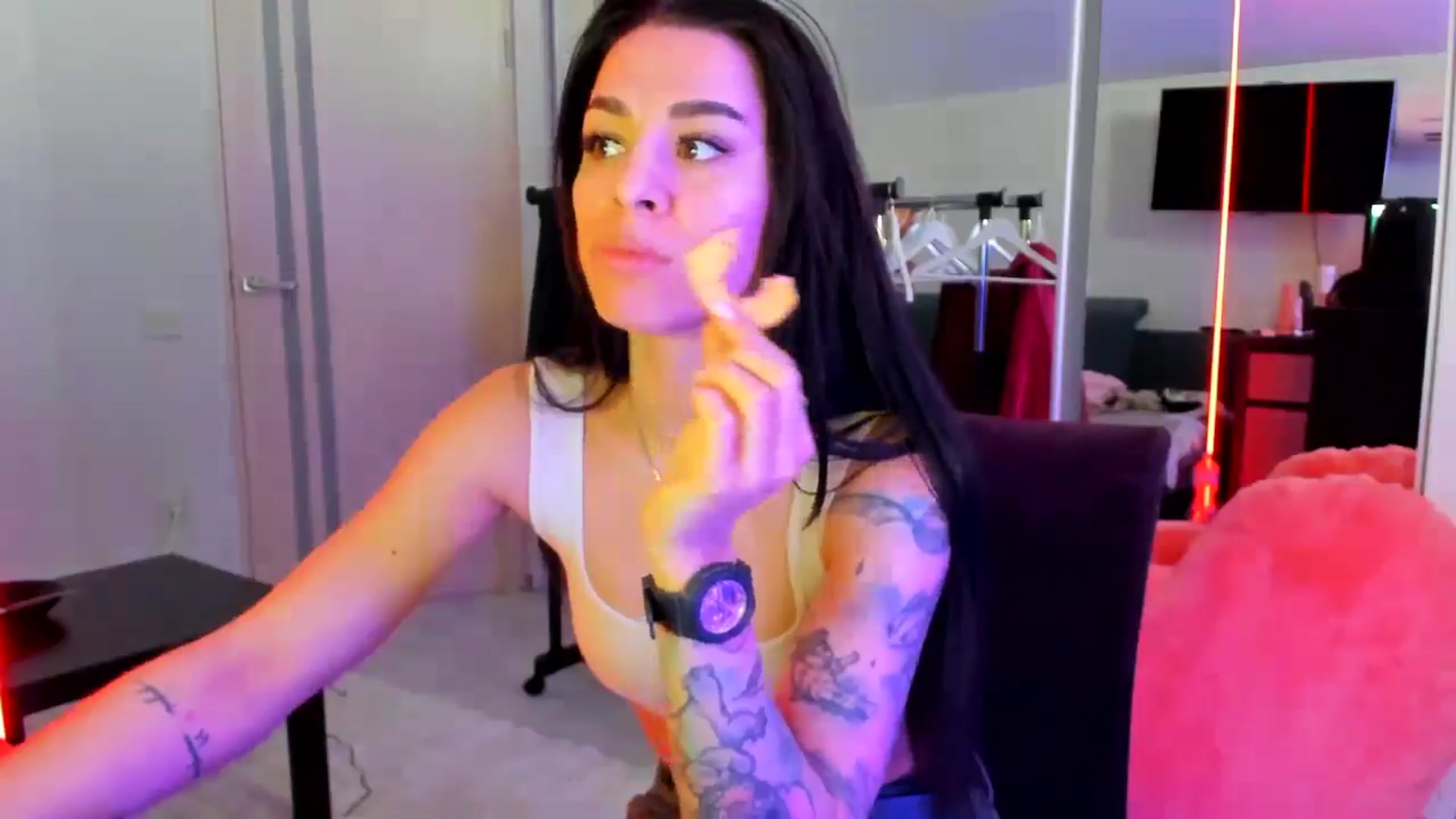 Gallery image thumbnail from swtAlterEgo's myfreecams stream on, 04/24/2025, 05:21 image 12 of 20