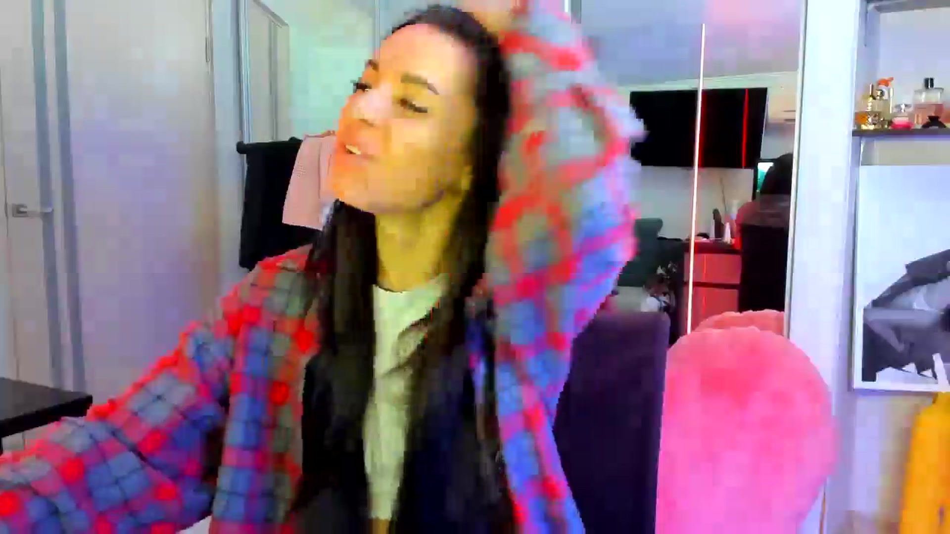 Gallery image thumbnail from swtAlterEgo's myfreecams stream on, 04/25/2025, 07:12 image 6 of 20
