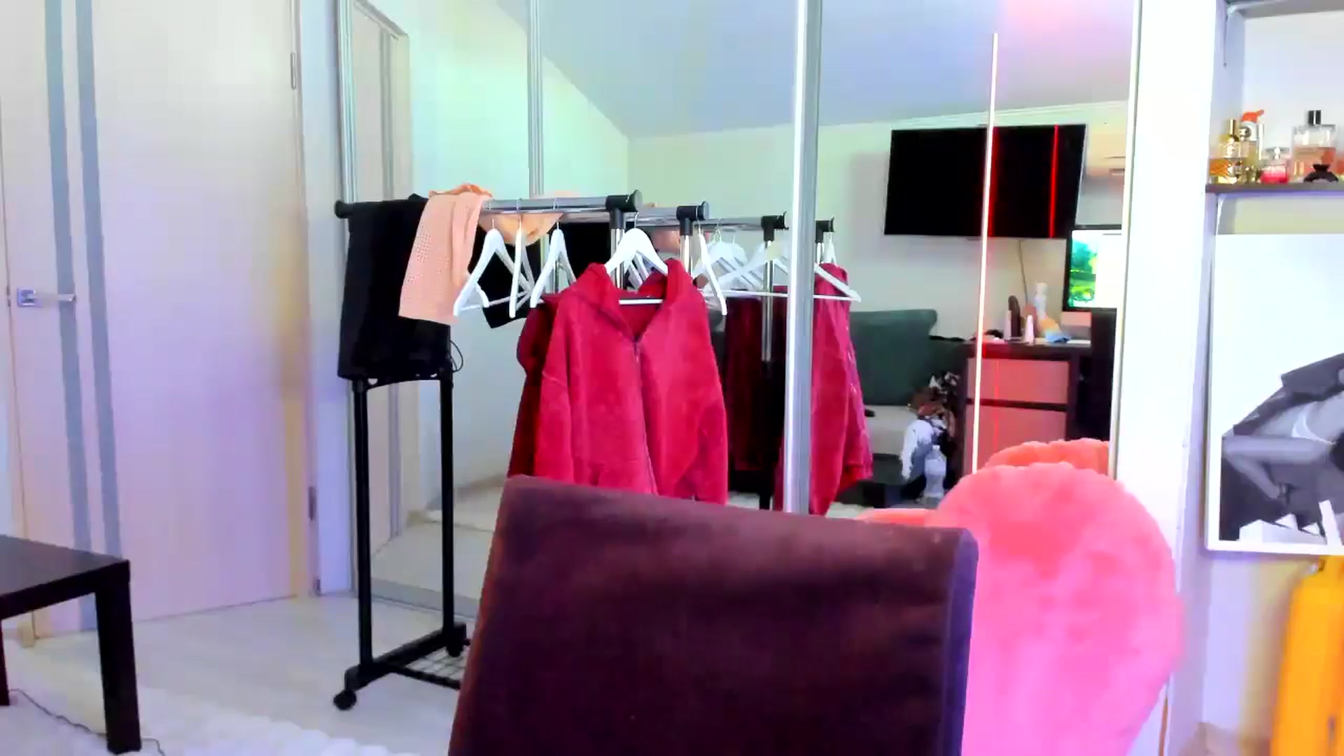 Gallery image thumbnail from swtAlterEgo's myfreecams stream on, 04/25/2025, 07:12 image 7 of 20