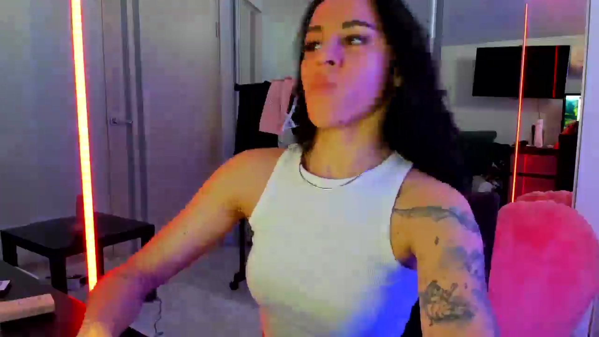 Gallery image thumbnail from swtAlterEgo's myfreecams stream on, 04/25/2025, 15:45 image 2 of 20