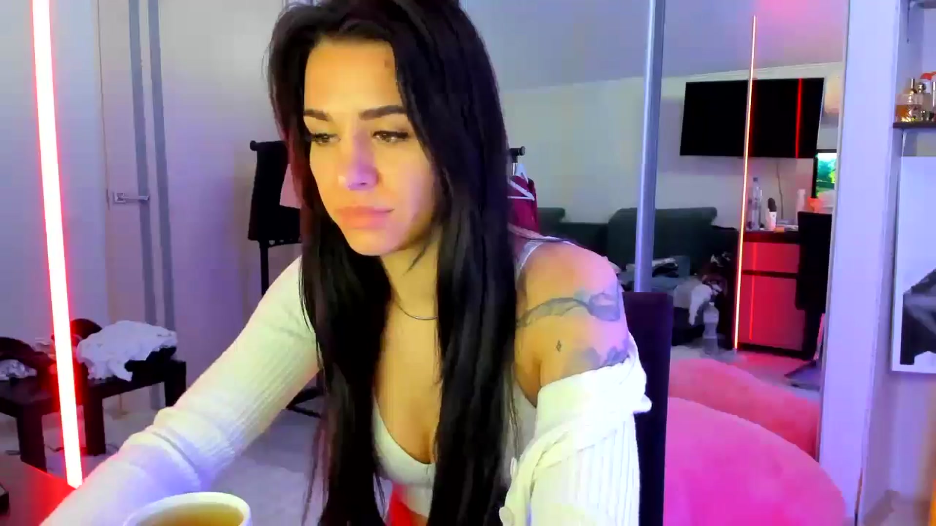 Gallery image thumbnail from swtAlterEgo's myfreecams stream on, 04/26/2025, 08:19 image 8 of 20