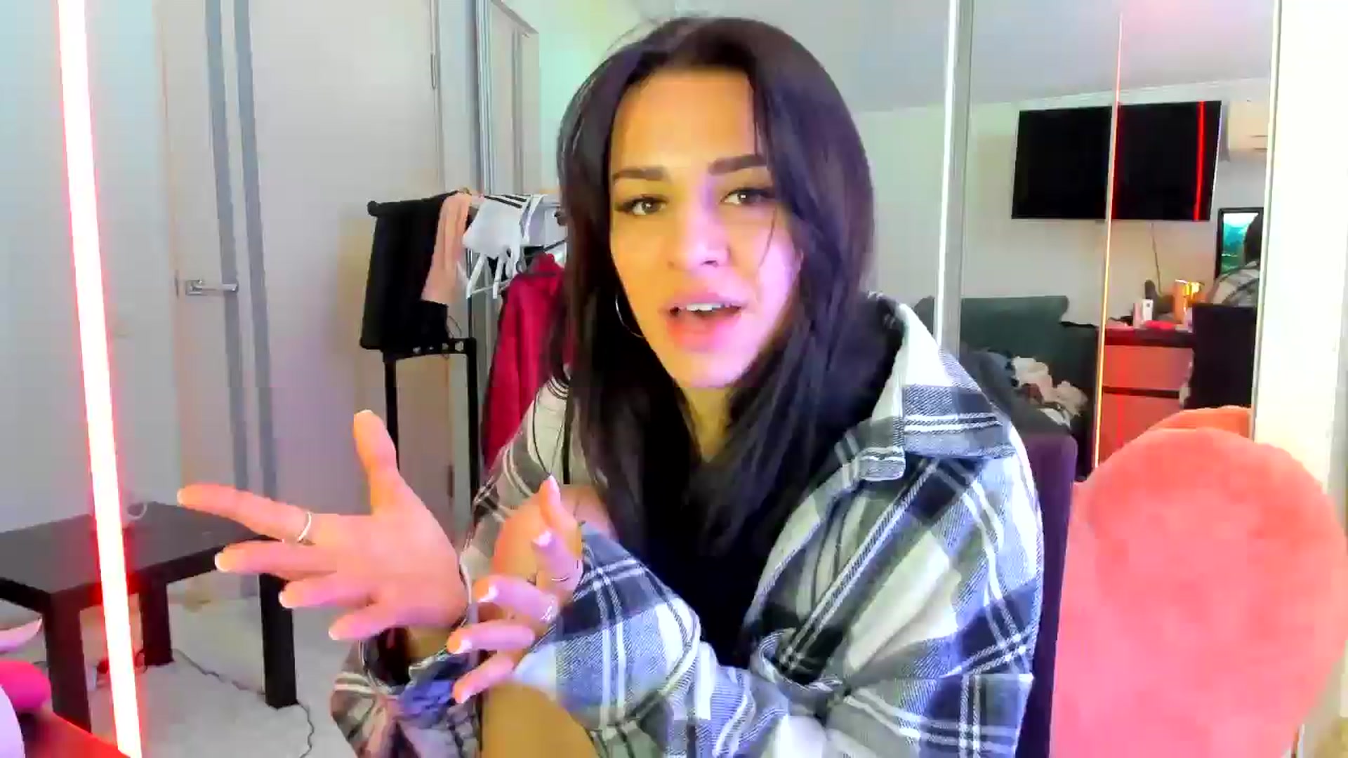 Gallery image thumbnail from swtAlterEgo's myfreecams stream on, 04/27/2025, 09:12 image 8 of 20