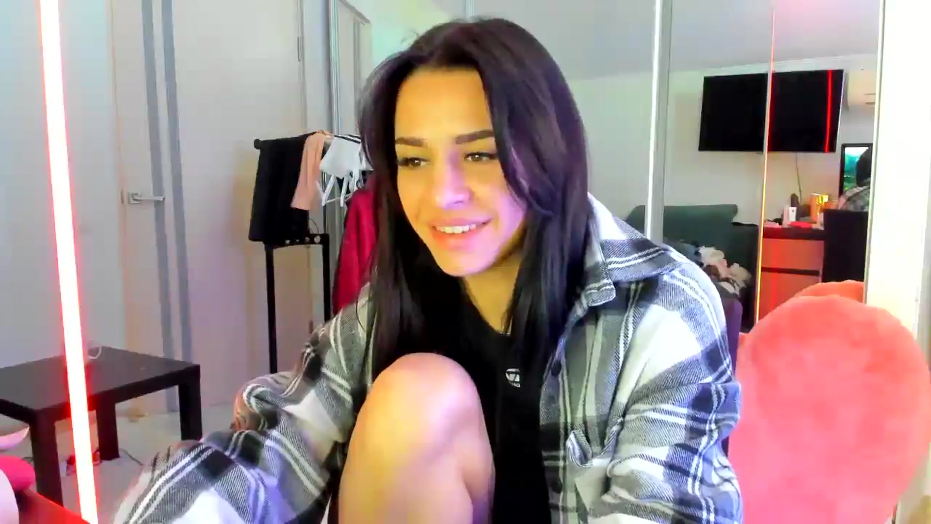 Gallery image thumbnail from swtAlterEgo's myfreecams stream on, 04/27/2025, 09:12 image 5 of 20