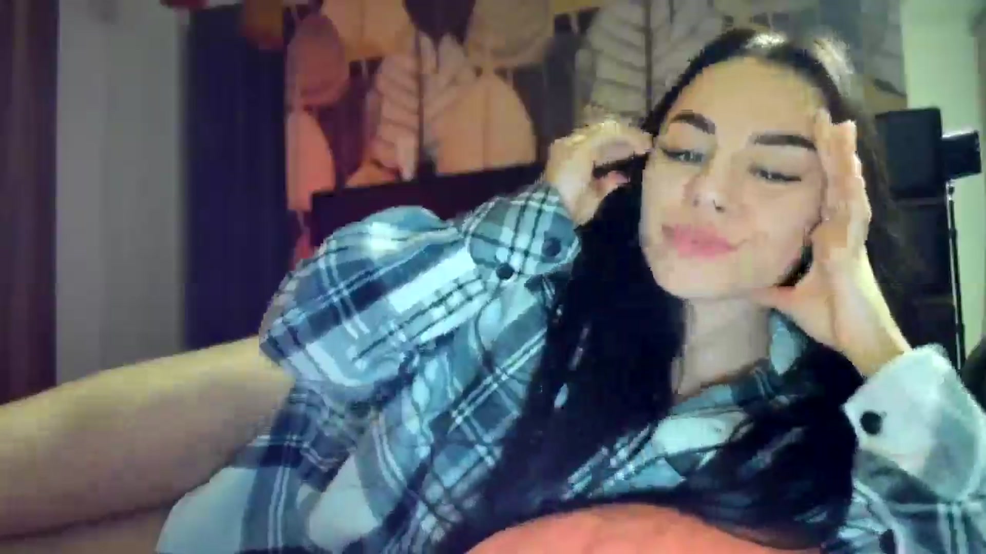 Gallery image thumbnail from swtAlterEgo's myfreecams stream on, 04/28/2025, 23:20 image 17 of 20