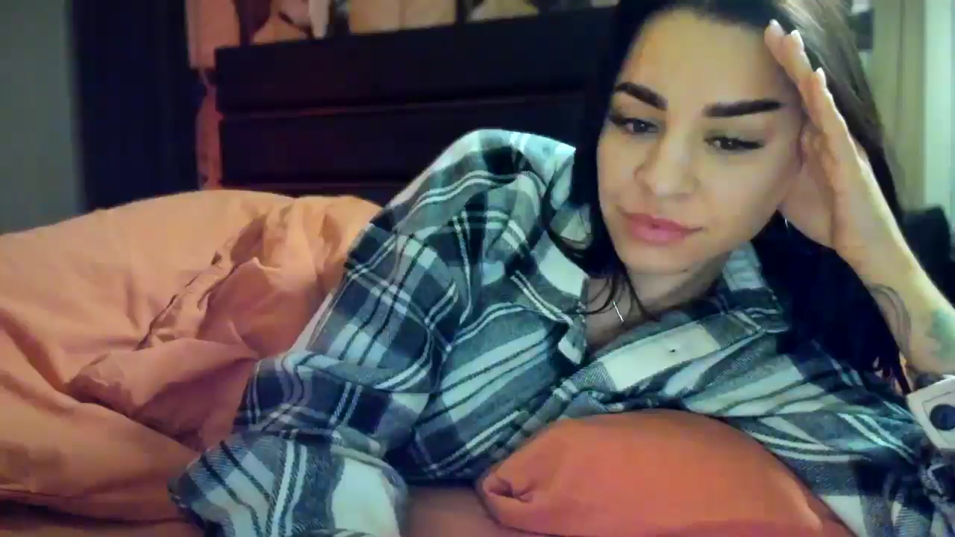 Gallery image thumbnail from swtAlterEgo's myfreecams stream on, 04/29/2025, 24:00 image 20 of 20