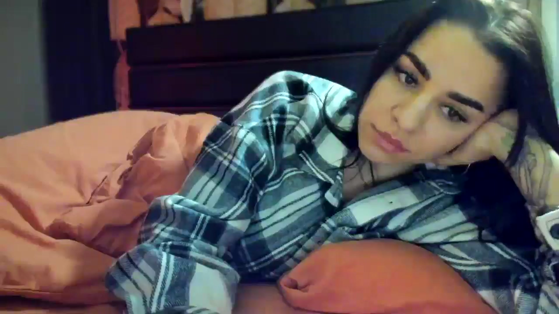 Gallery image thumbnail from swtAlterEgo's myfreecams stream on, 04/29/2025, 24:00 image 19 of 20