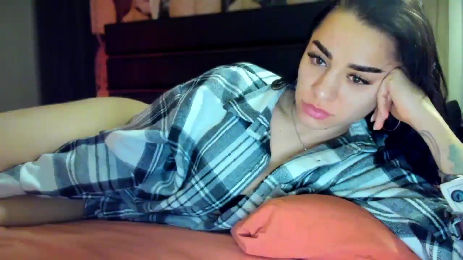 Gallery image thumbnail from swtAlterEgo's myfreecams stream on, 04/29/2025, 24:00 image 5 of 20