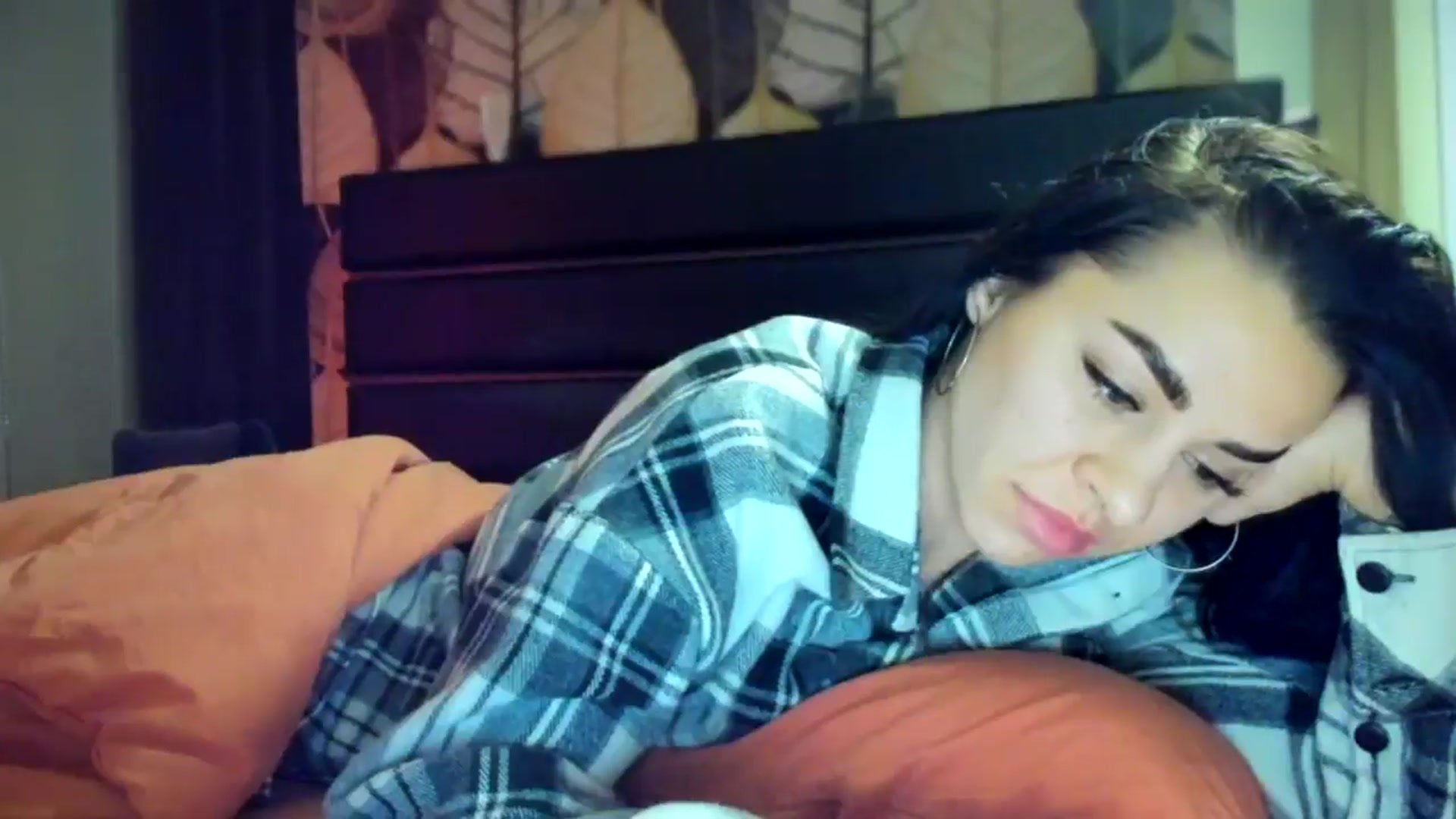 Gallery image thumbnail from swtAlterEgo's myfreecams stream on, 04/29/2025, 24:57 image 4 of 20