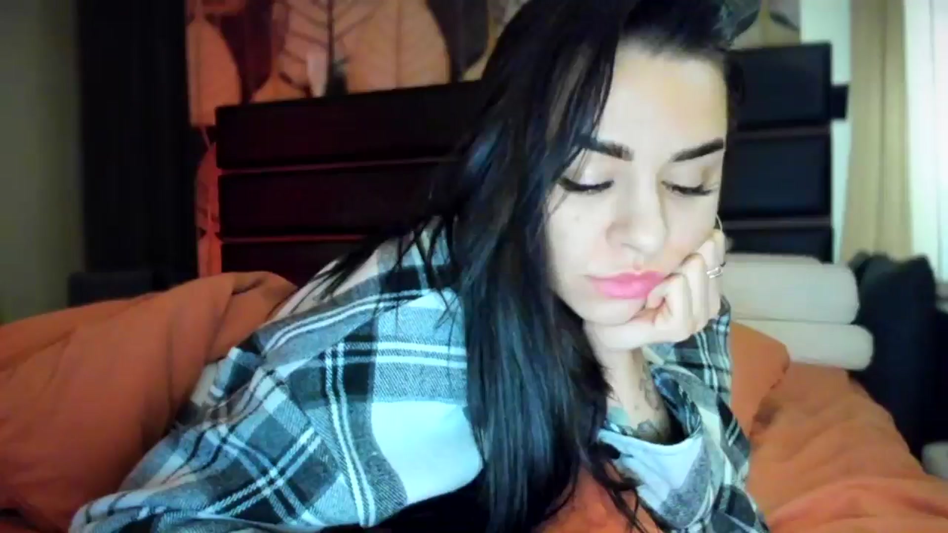 Gallery image thumbnail from swtAlterEgo's myfreecams stream on, 04/29/2025, 24:57 image 9 of 20