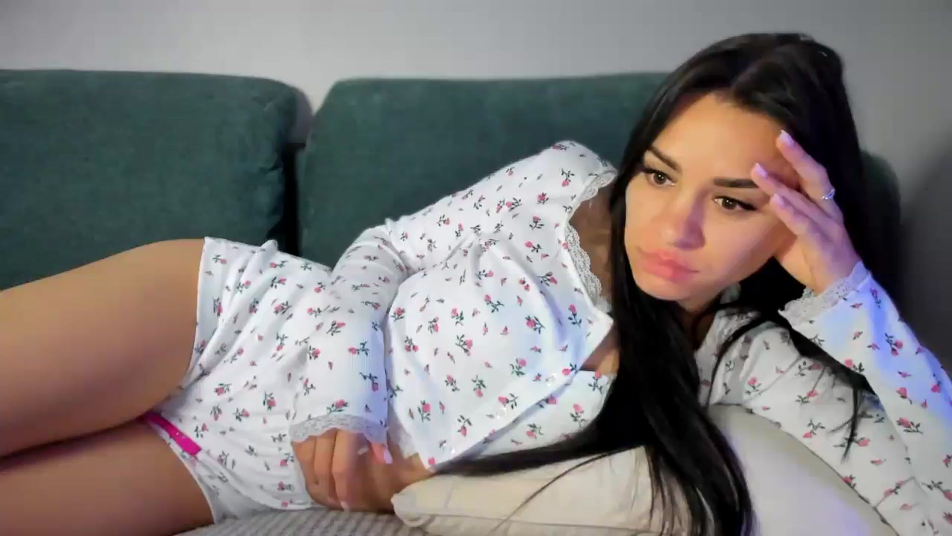 Gallery image thumbnail from swtAlterEgo's myfreecams stream on, 05/01/2025, 21:23 image 7 of 20